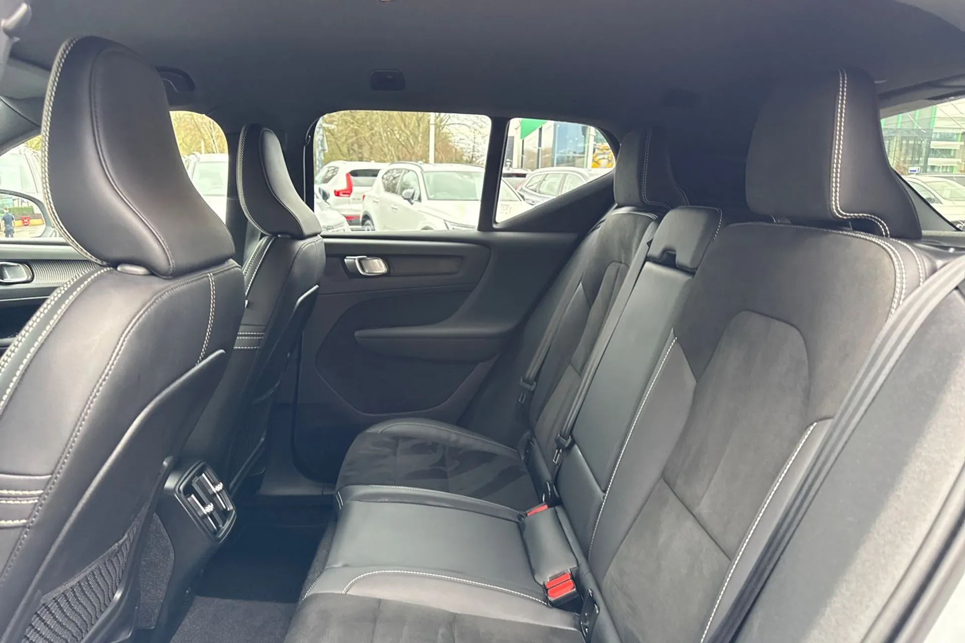 Volvo XC40 thumbnail image number 30