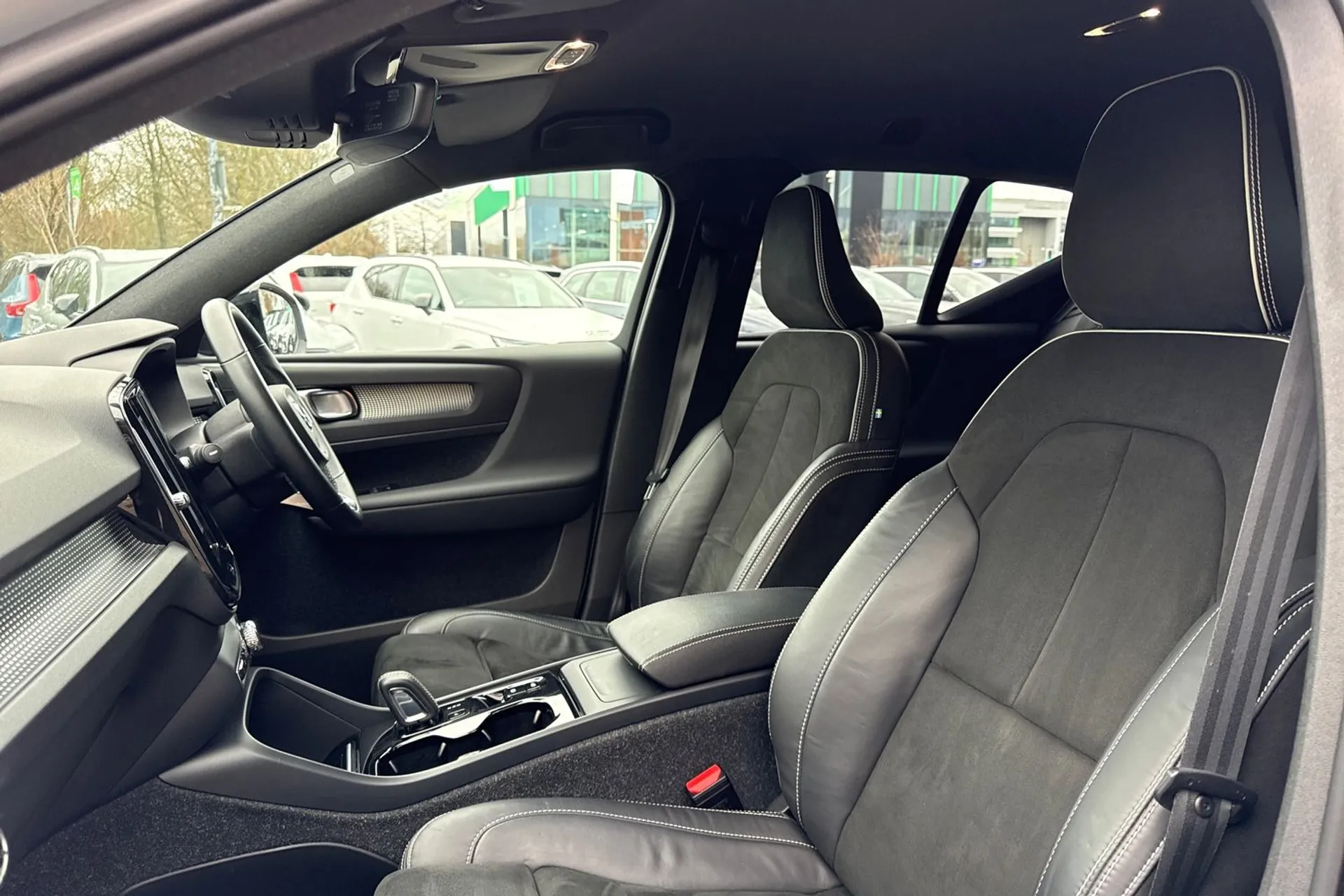 Volvo XC40 thumbnail image number 28