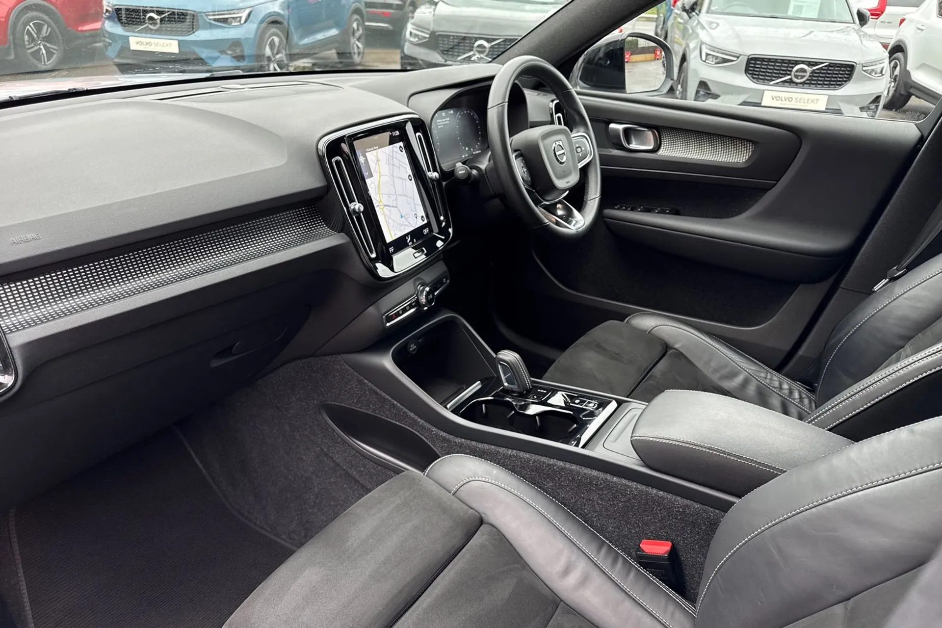 Volvo XC40 thumbnail image number 27