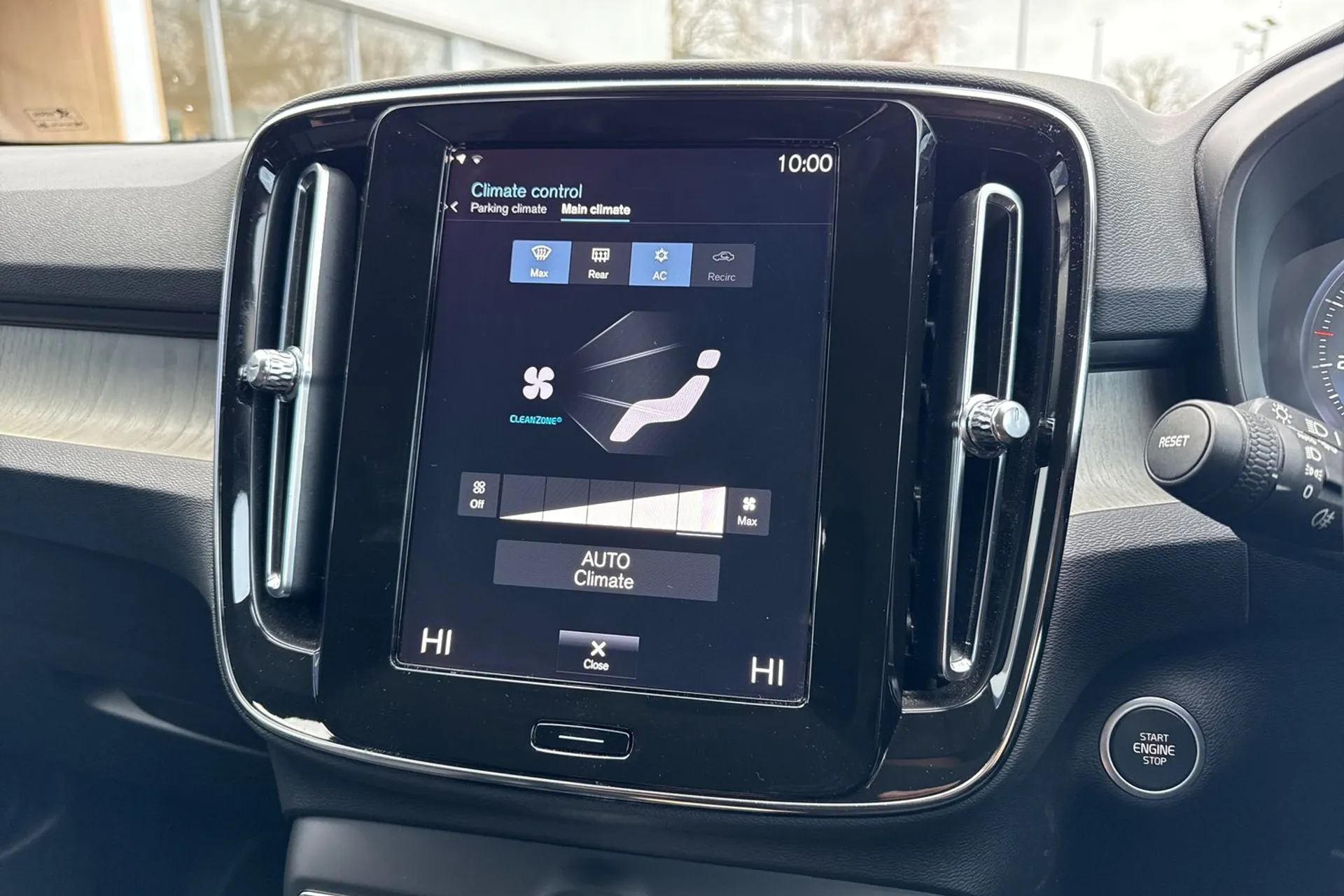 Volvo XC40 thumbnail image number 38