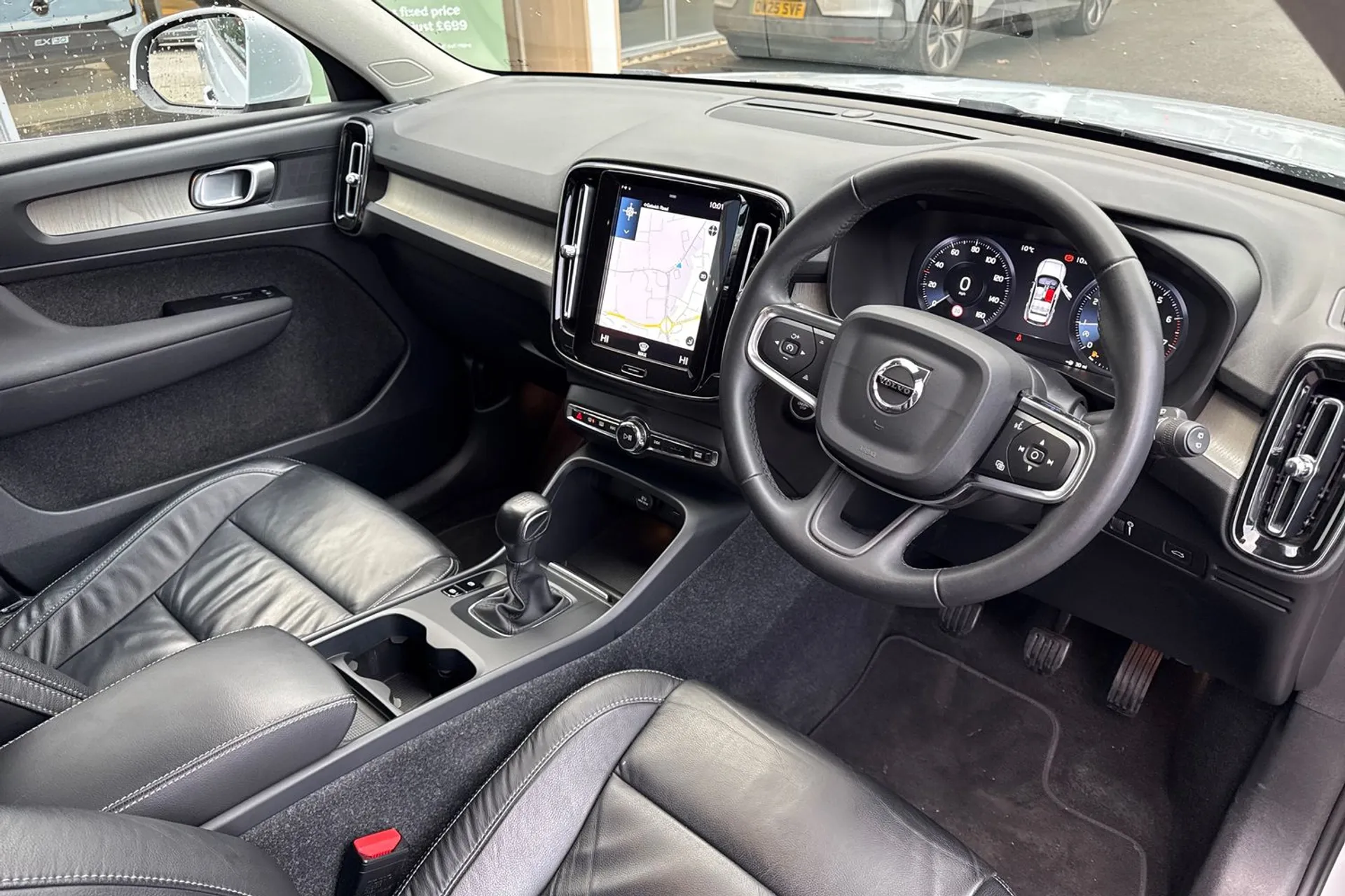 Volvo XC40 thumbnail image number 6