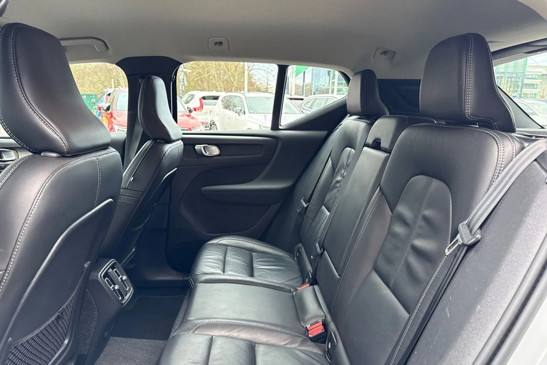 Volvo XC40 thumbnail image number 30