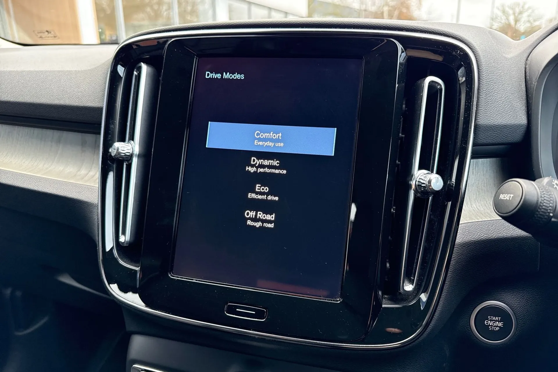 Volvo XC40 thumbnail image number 39