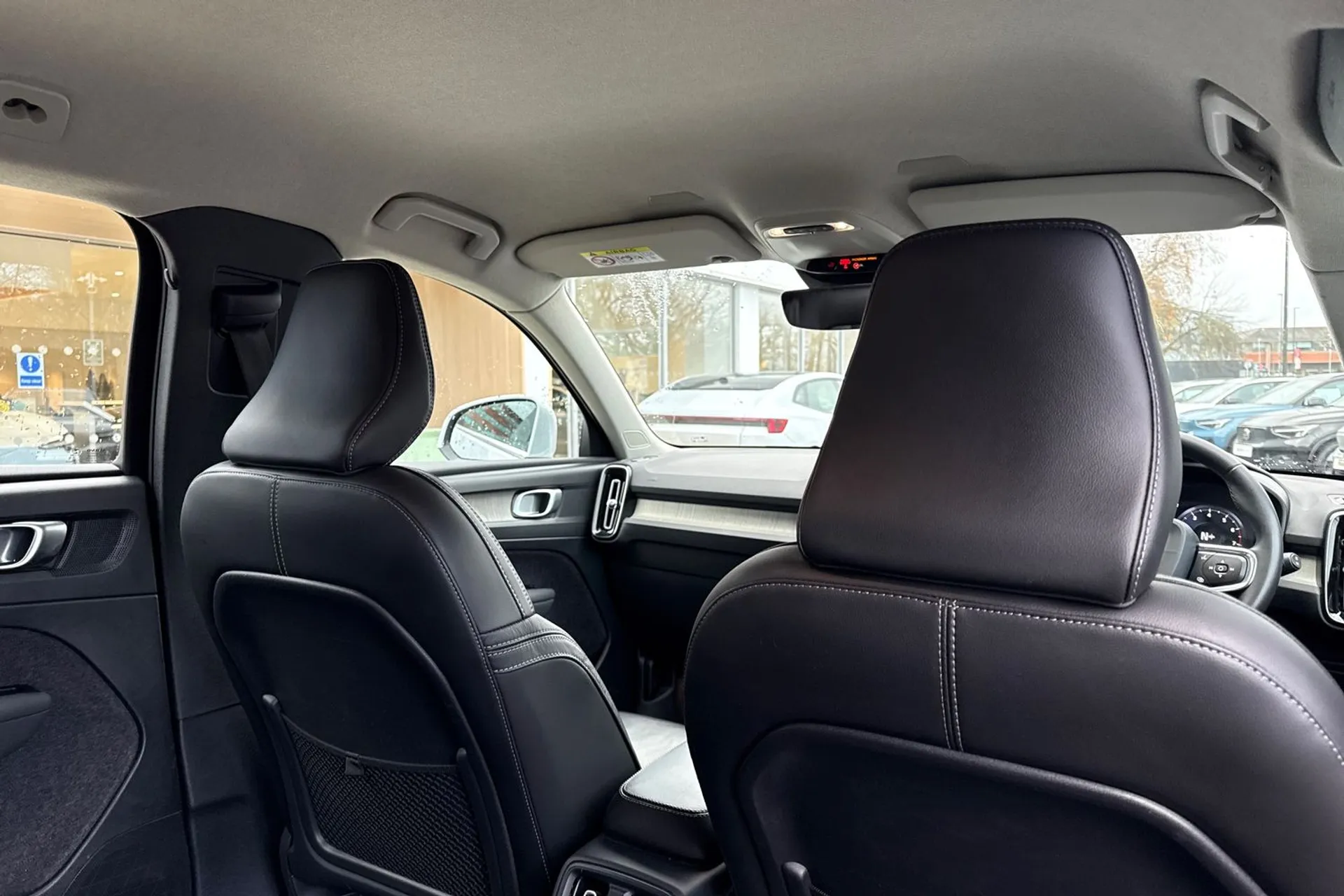 Volvo XC40 thumbnail image number 24