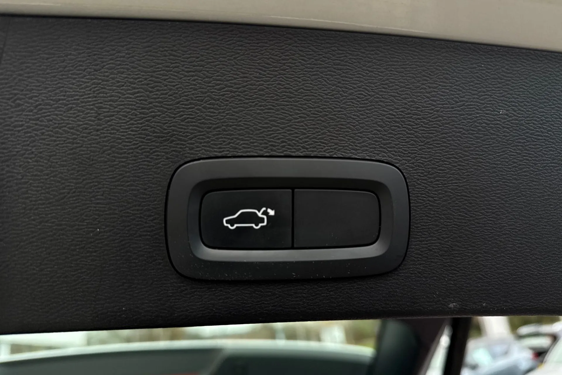 Volvo XC40 thumbnail image number 21