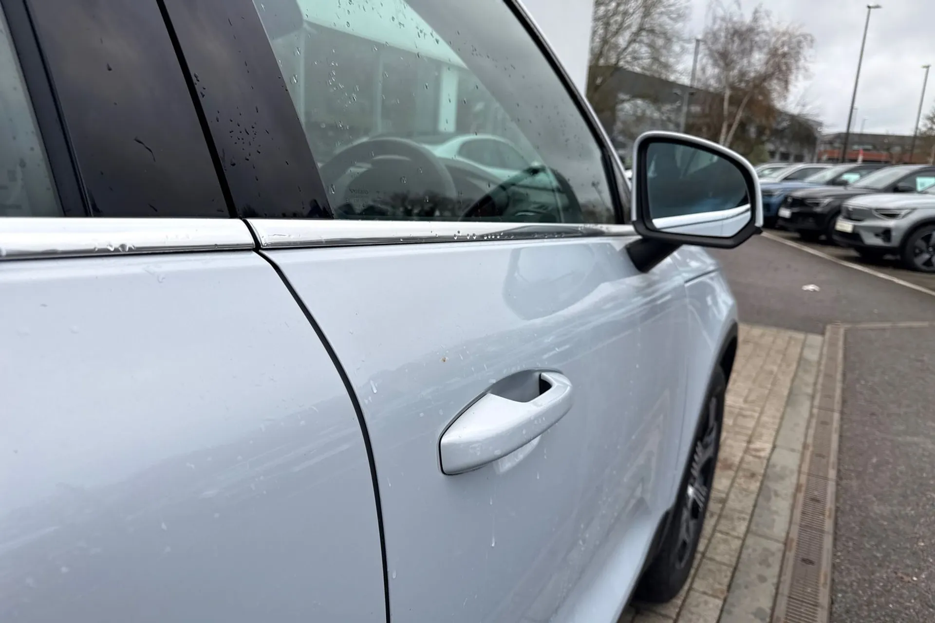 Volvo XC40 thumbnail image number 17