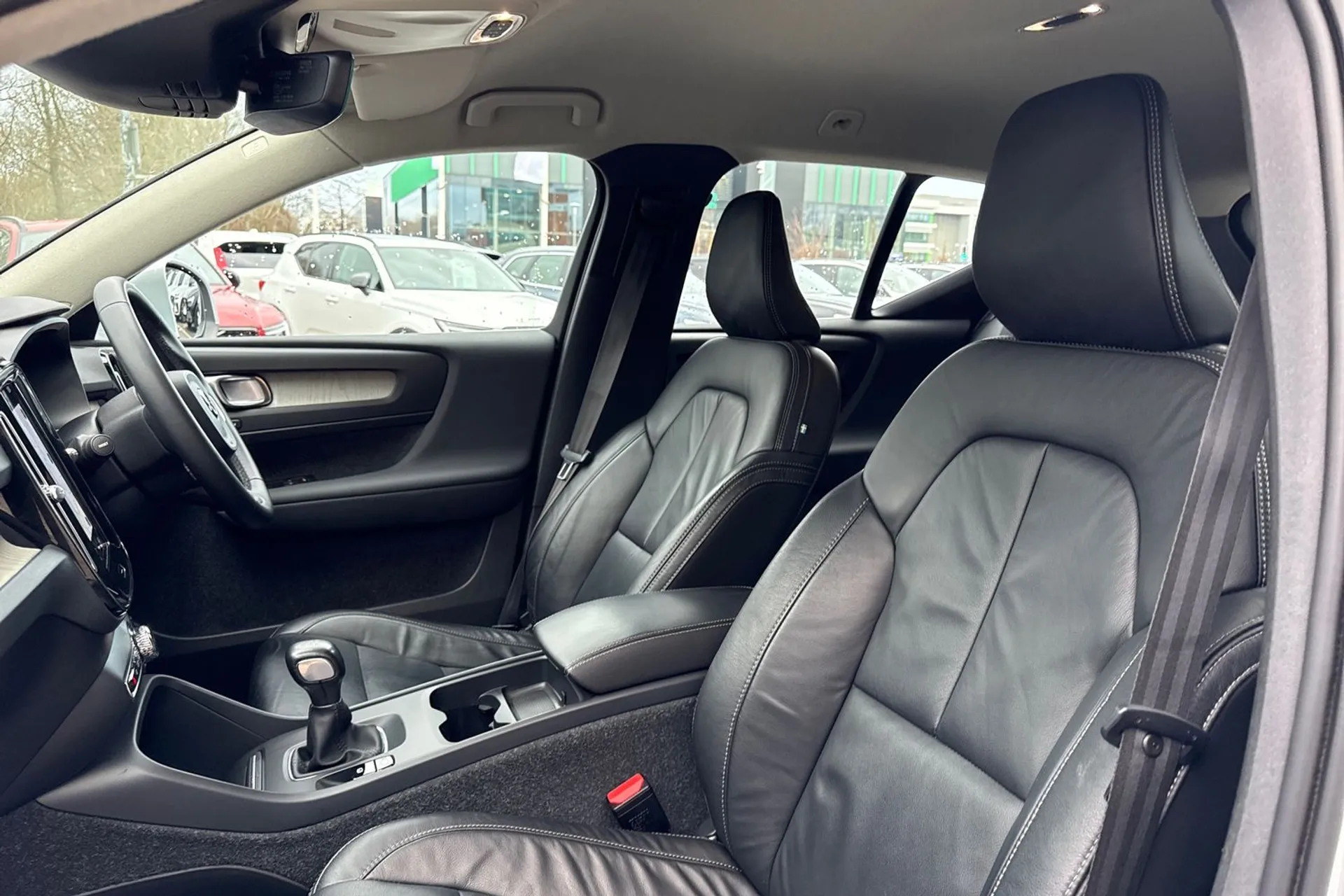 Volvo XC40 thumbnail image number 28