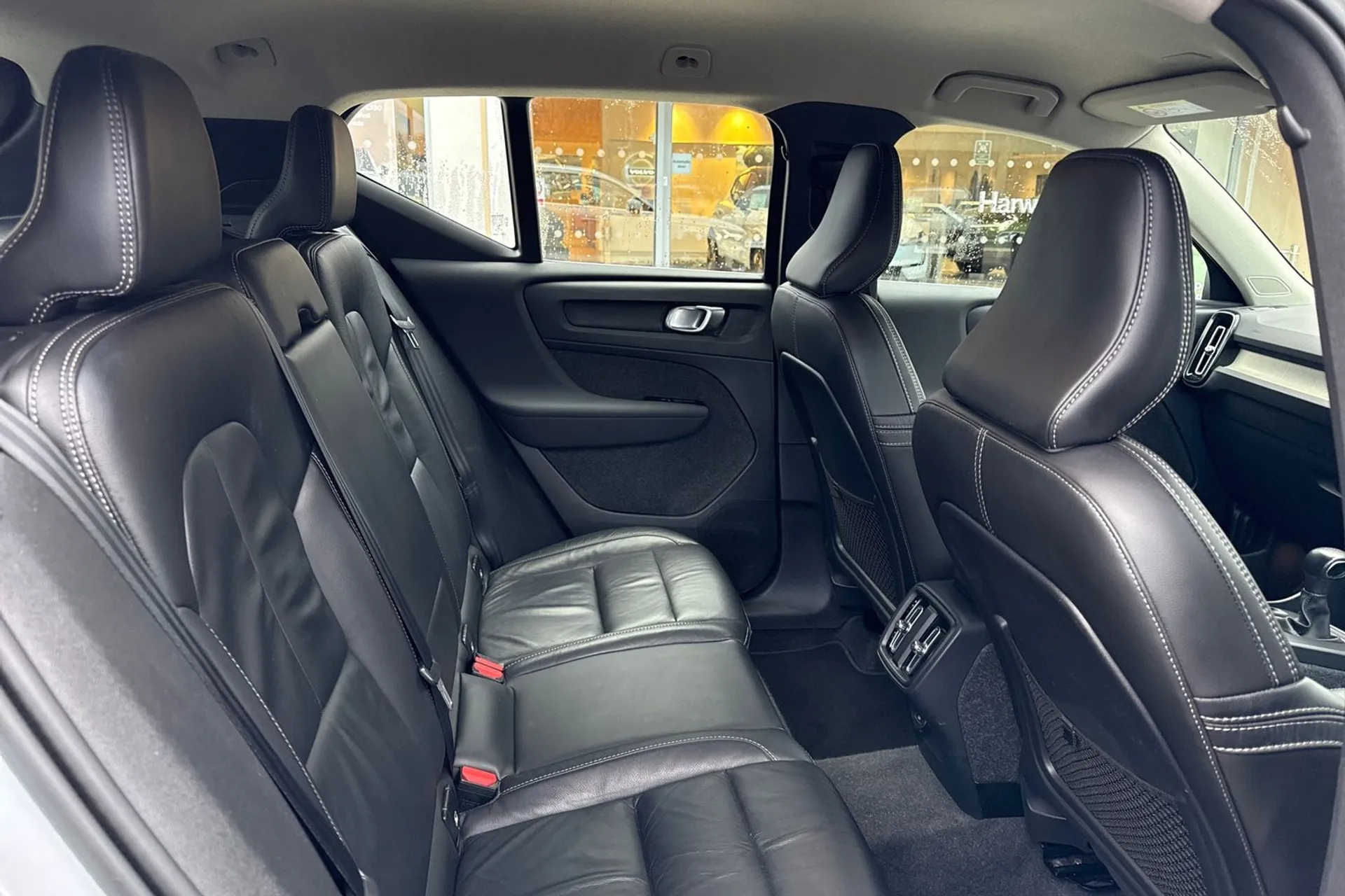 Volvo XC40 thumbnail image number 23