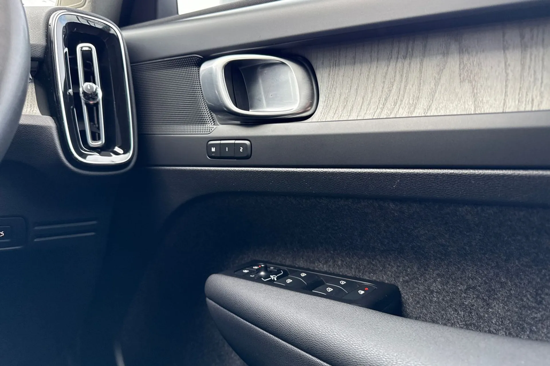 Volvo XC40 thumbnail image number 42