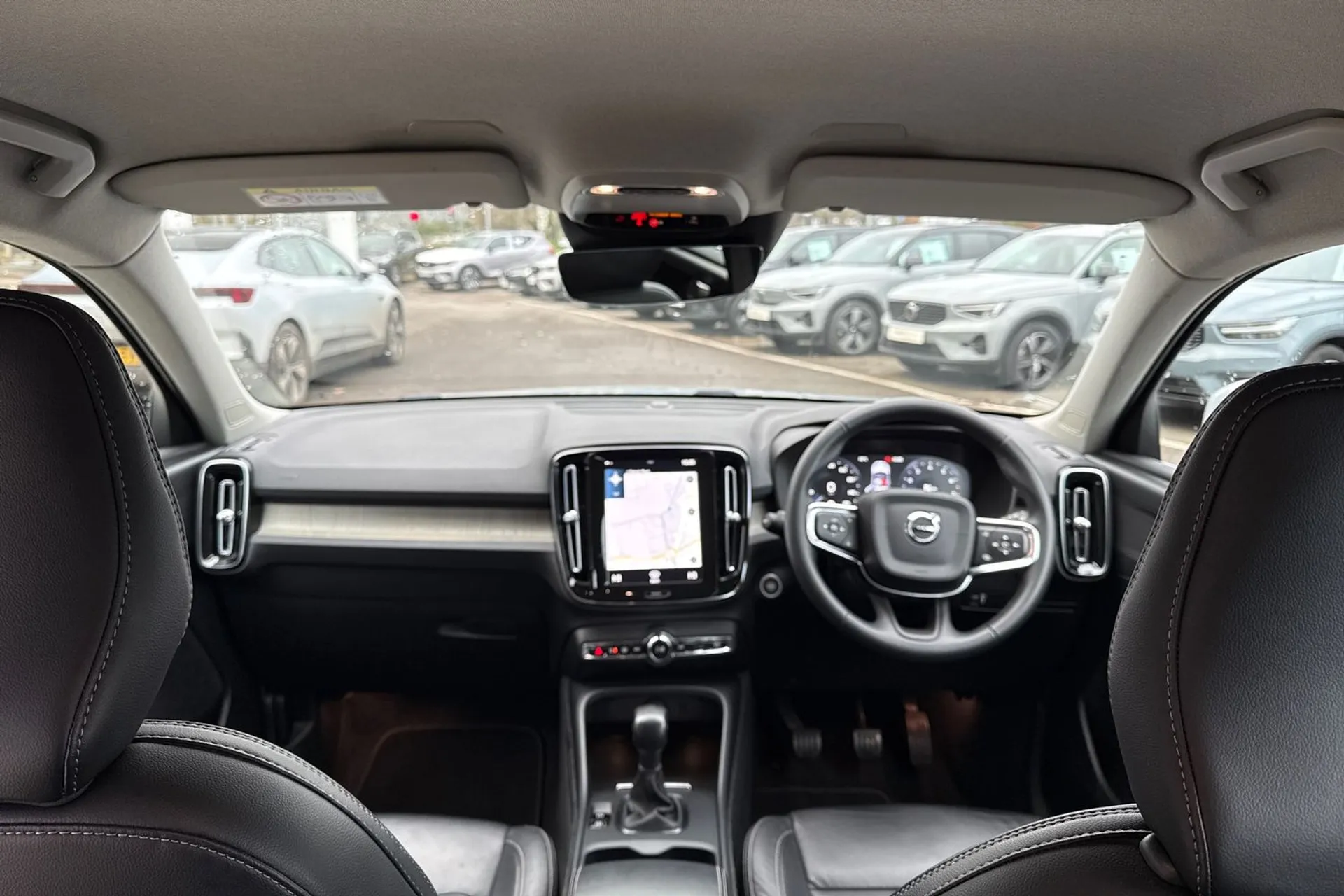 Volvo XC40 thumbnail image number 3