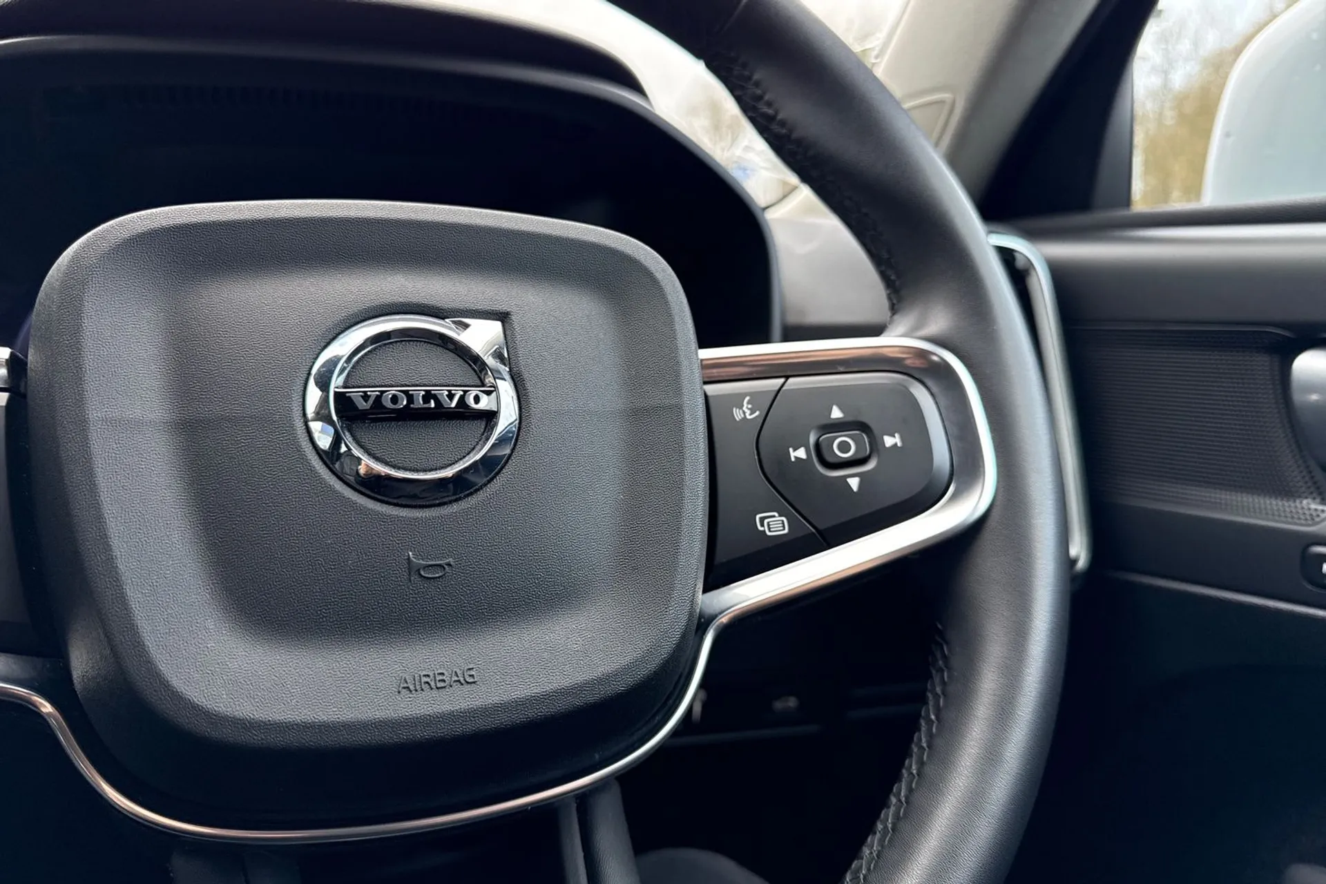 Volvo XC40 thumbnail image number 37