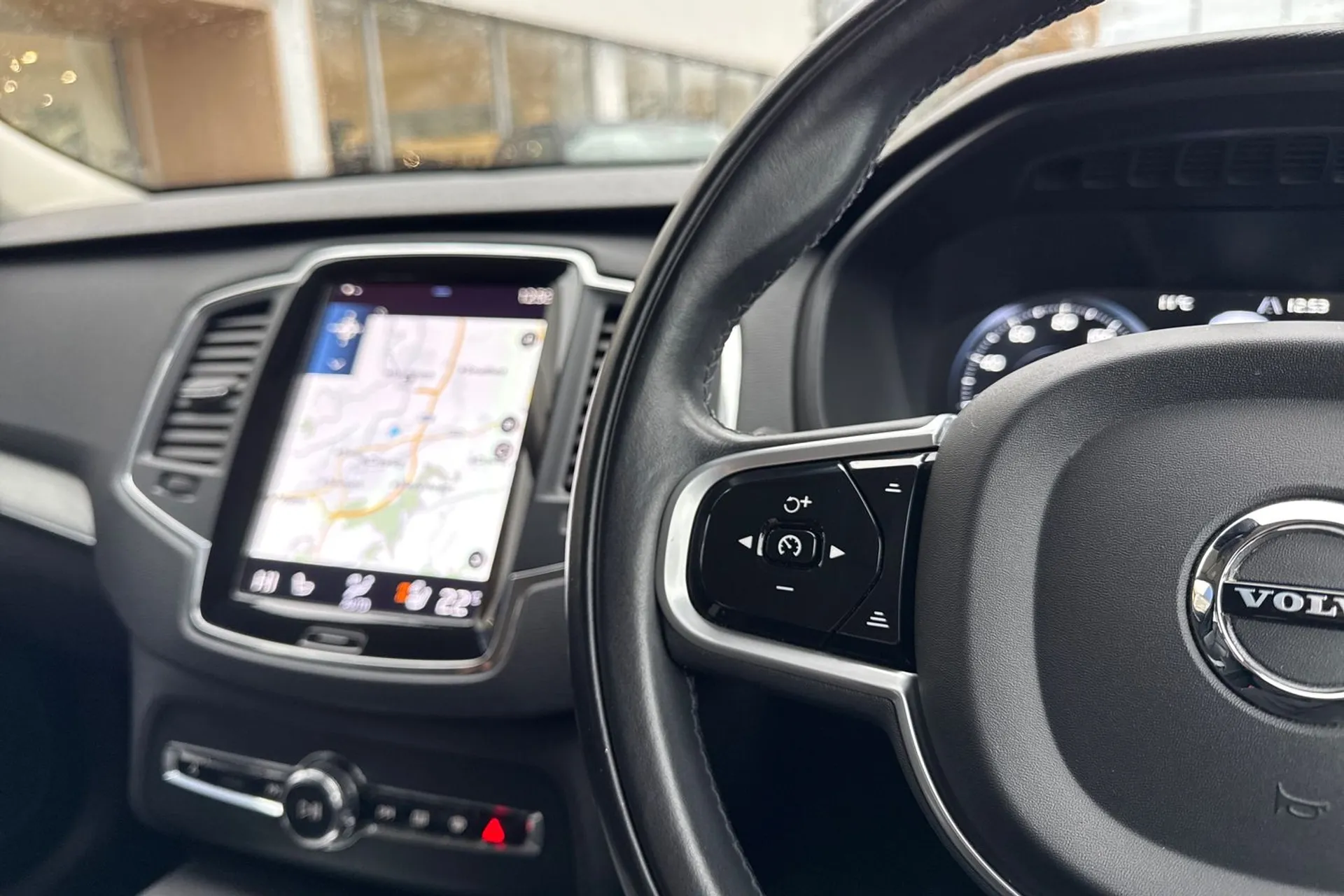 Volvo XC90 thumbnail image number 37