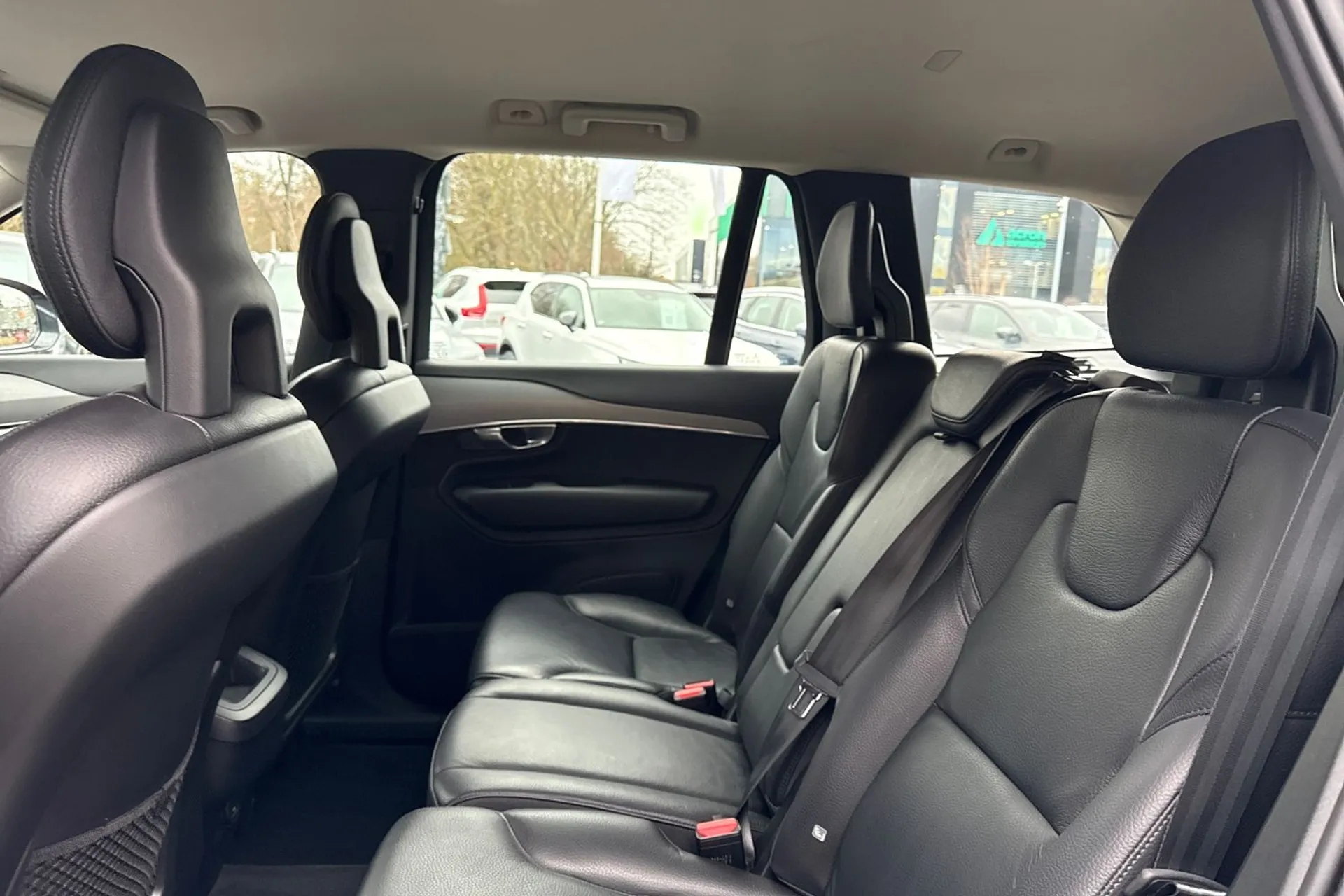 Volvo XC90 thumbnail image number 31