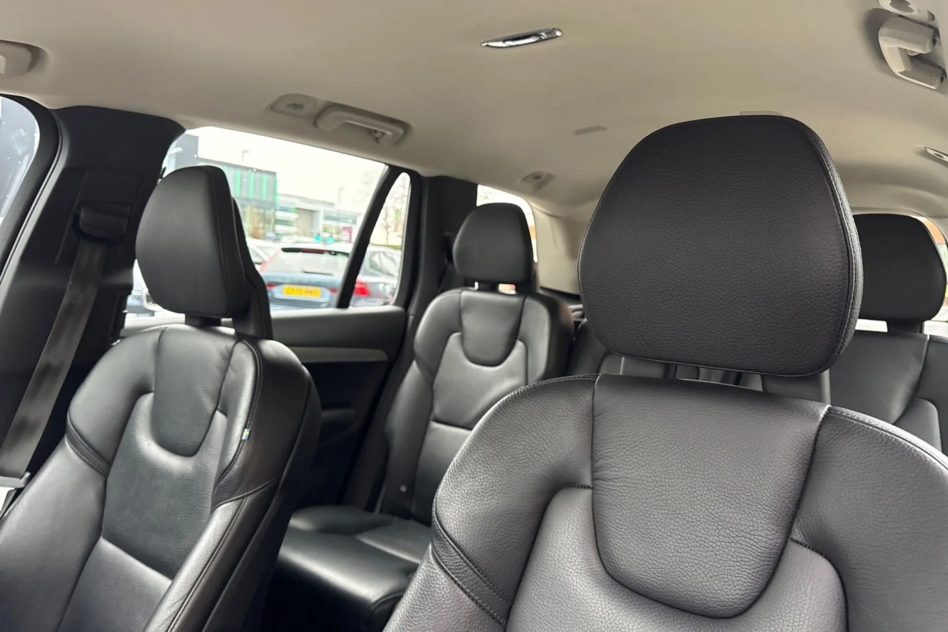 Volvo XC90 thumbnail image number 30