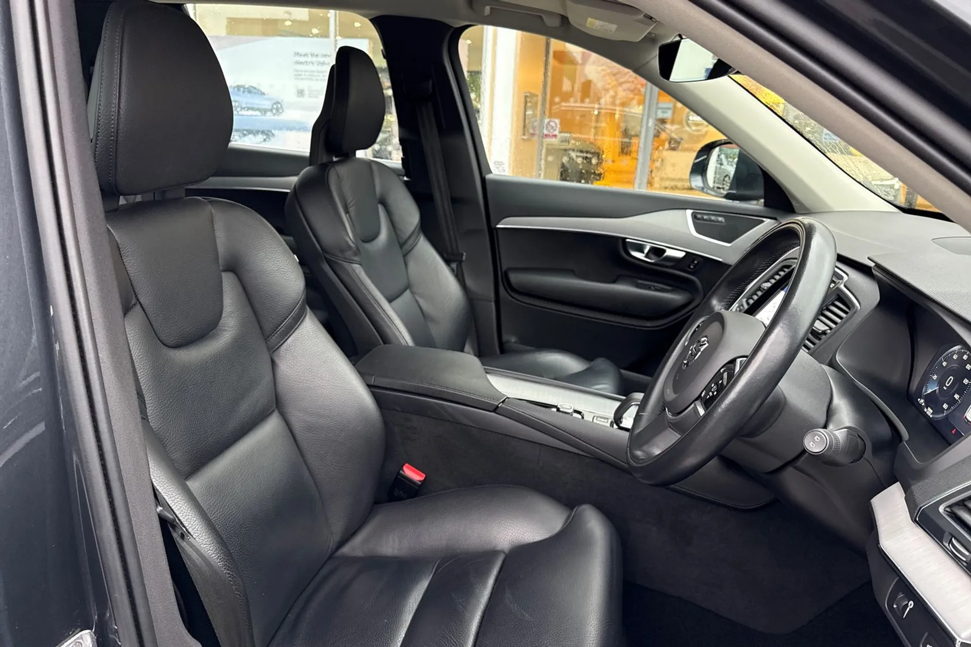 Volvo XC90 thumbnail image number 27