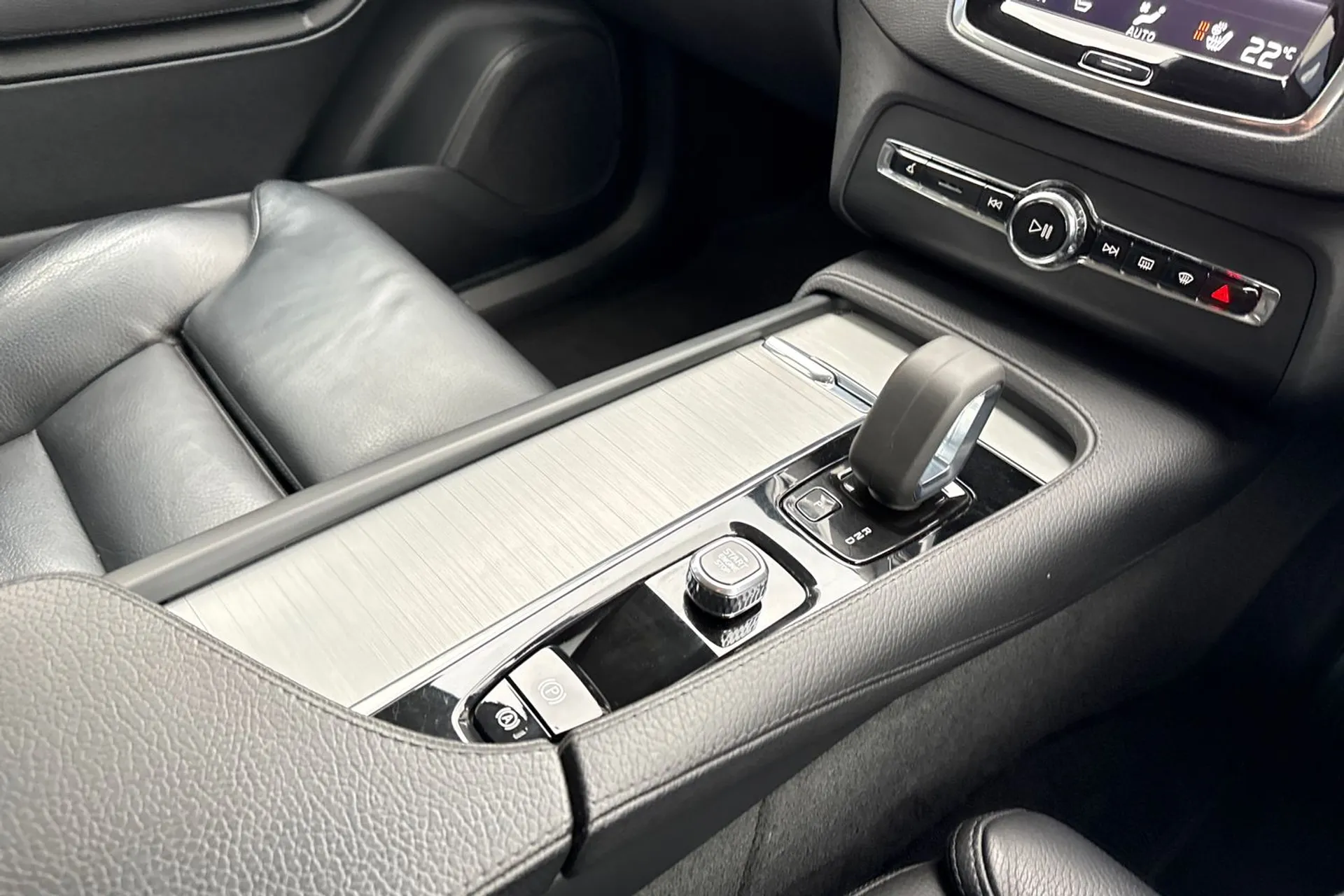 Volvo XC90 thumbnail image number 45