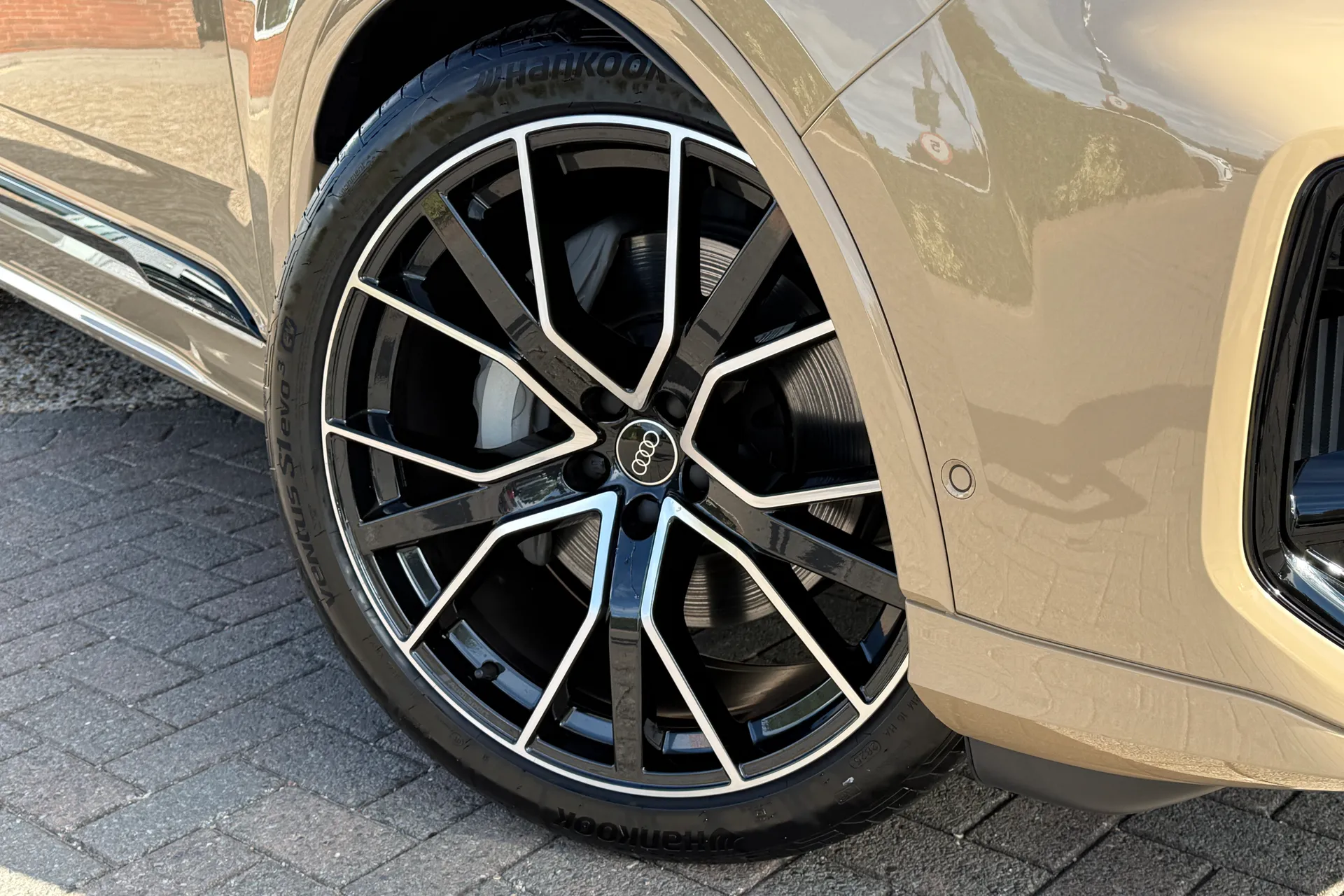 Audi Q7 thumbnail image number 7