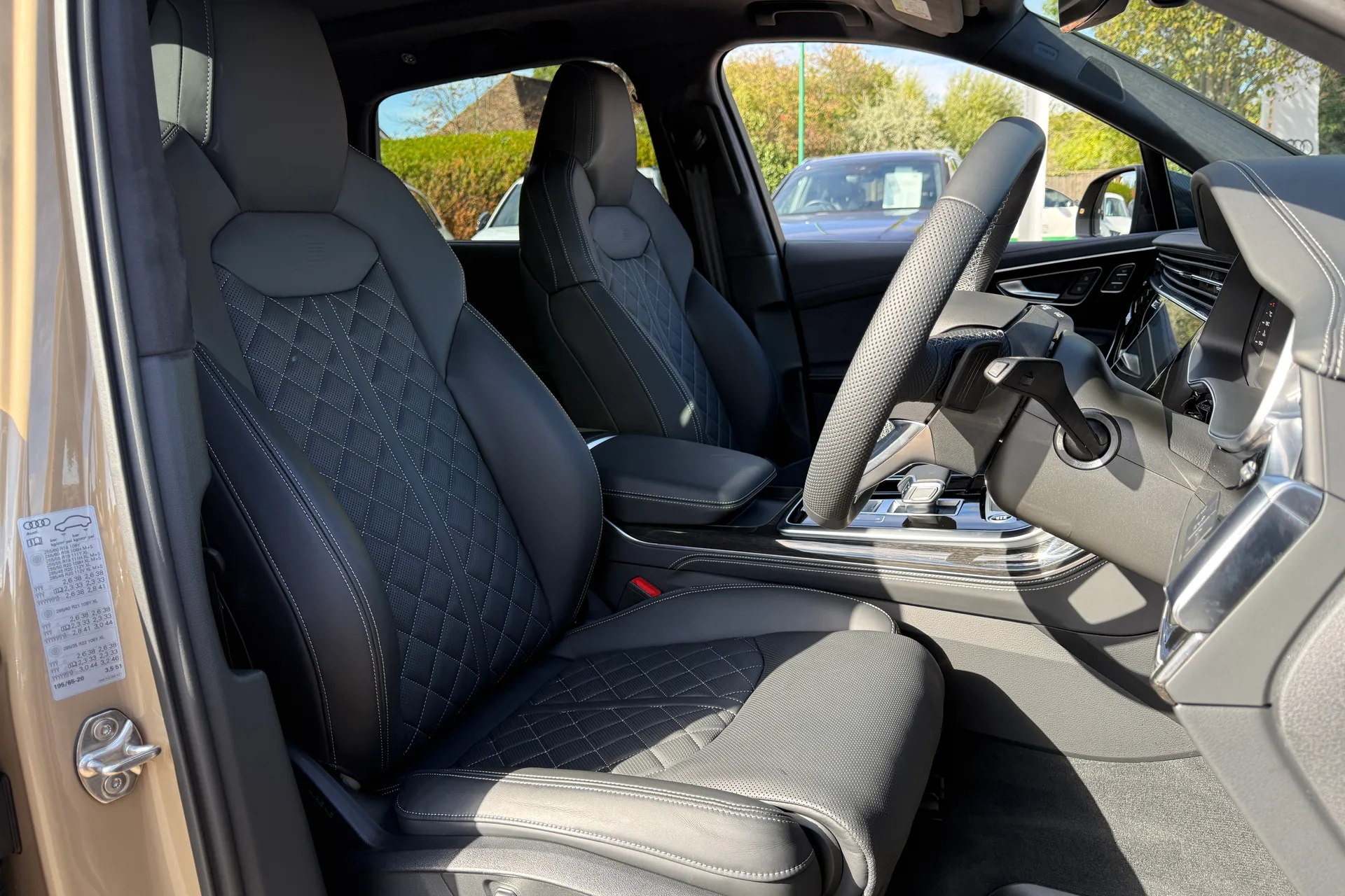 Audi Q7 thumbnail image number 40