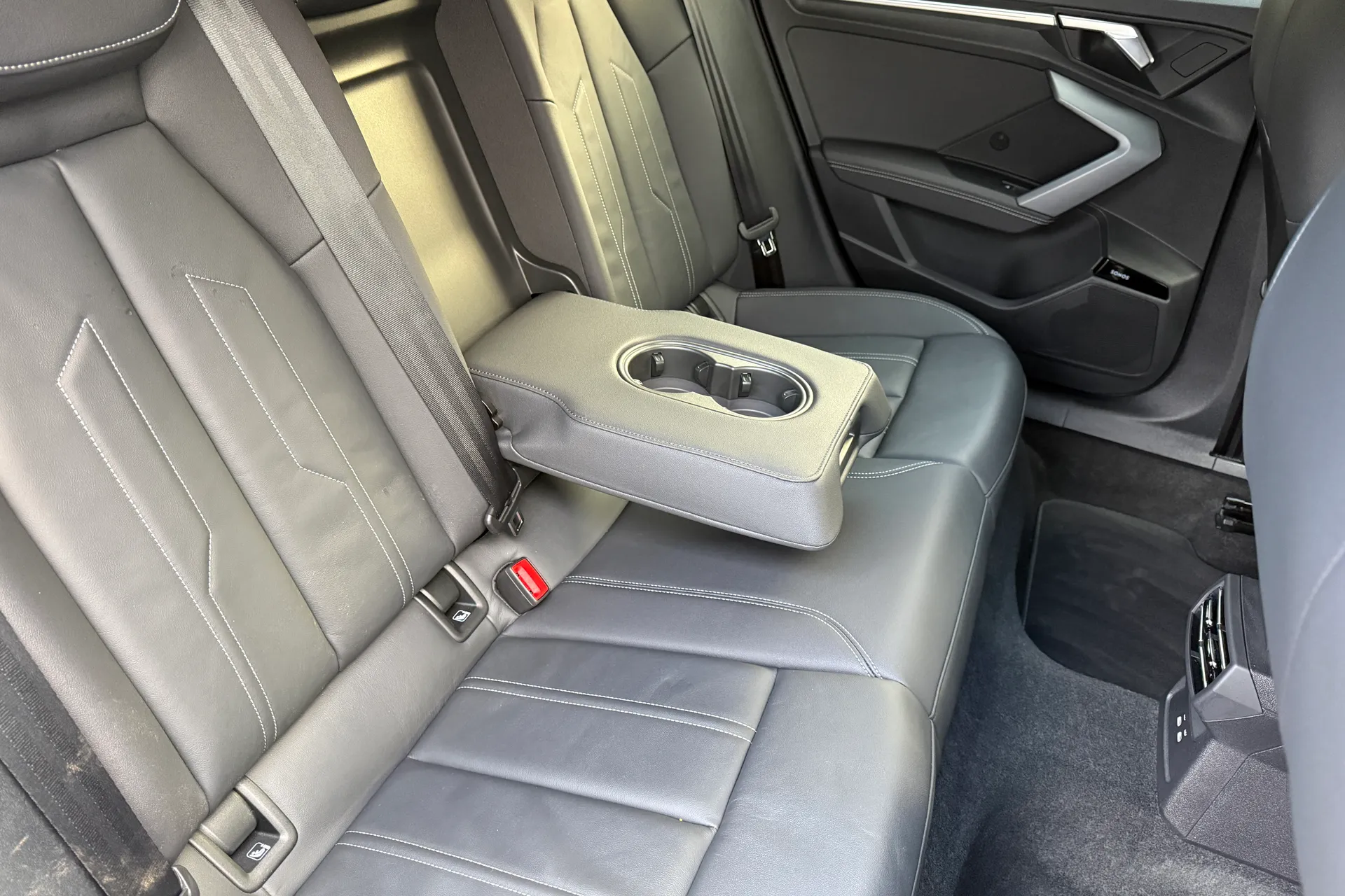 Audi A3 thumbnail image number 25