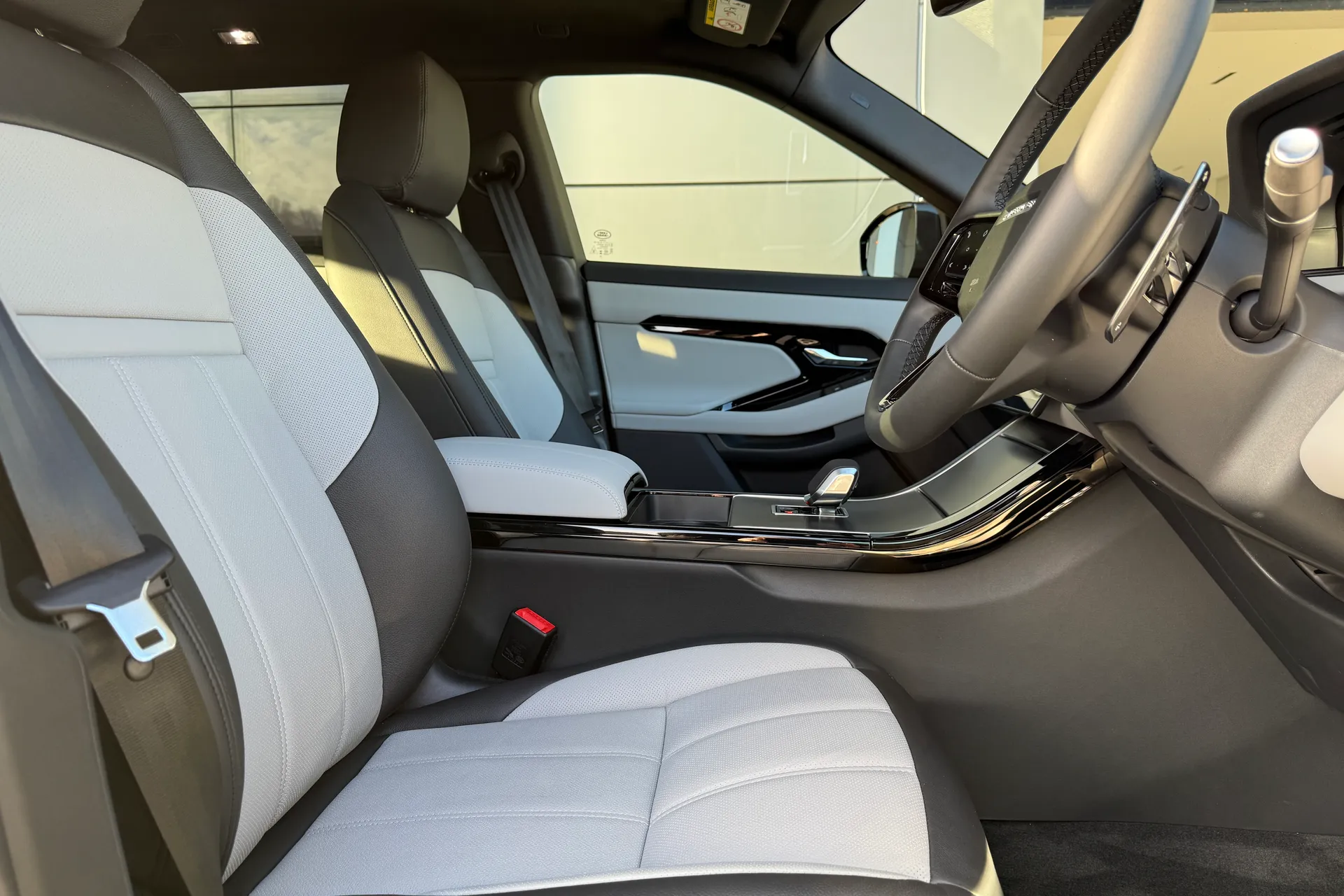 LAND ROVER RANGE ROVER EVOQUE thumbnail image number 21