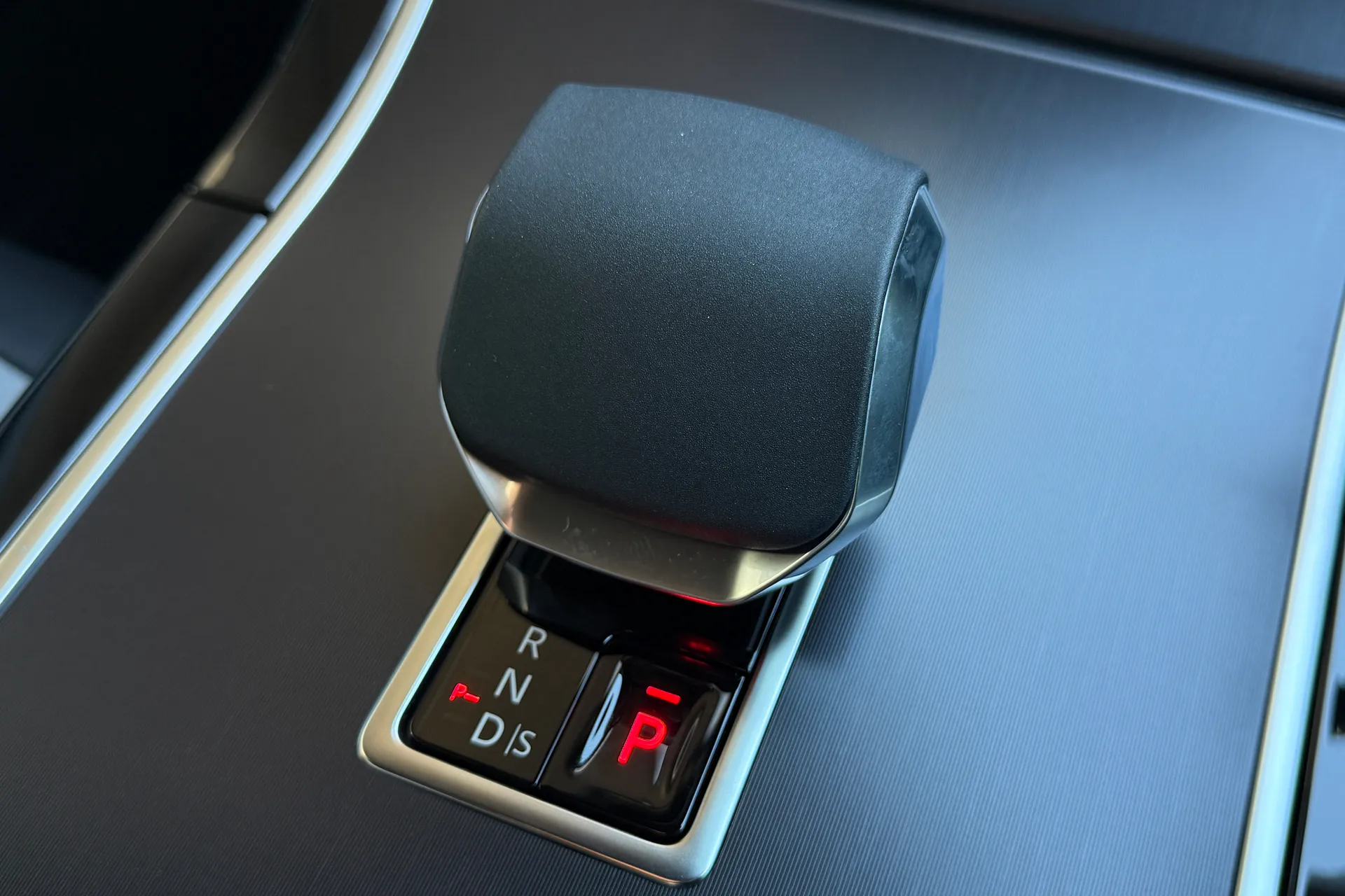 LAND ROVER RANGE ROVER EVOQUE thumbnail image number 37