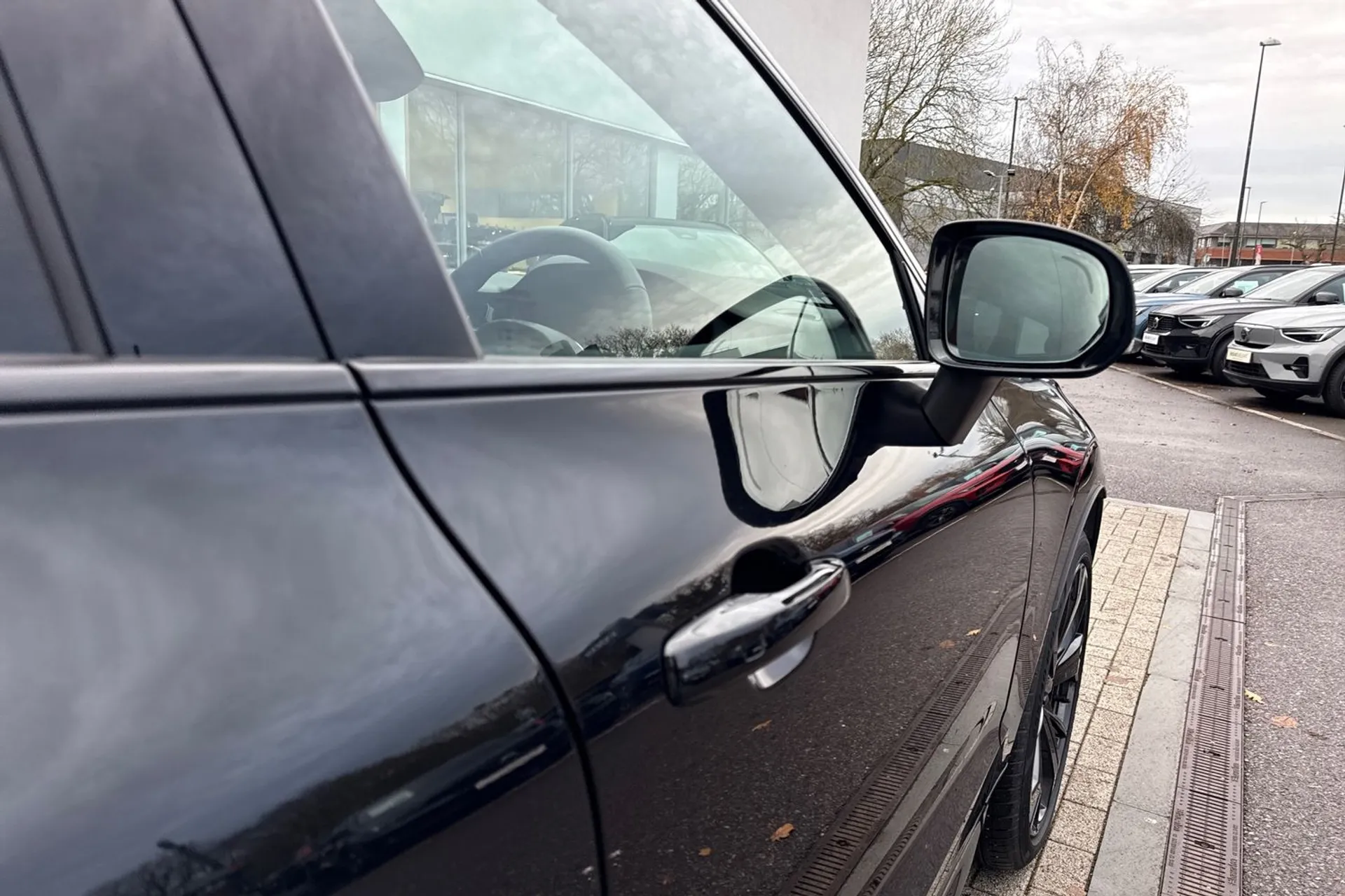 Volvo XC60 thumbnail image number 17