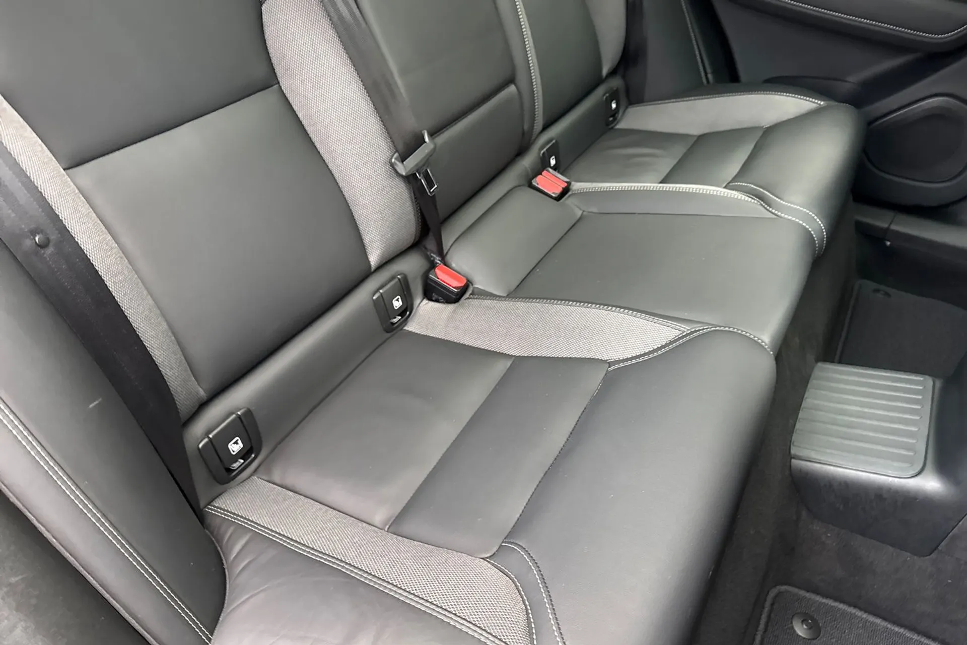 Volvo XC60 thumbnail image number 25