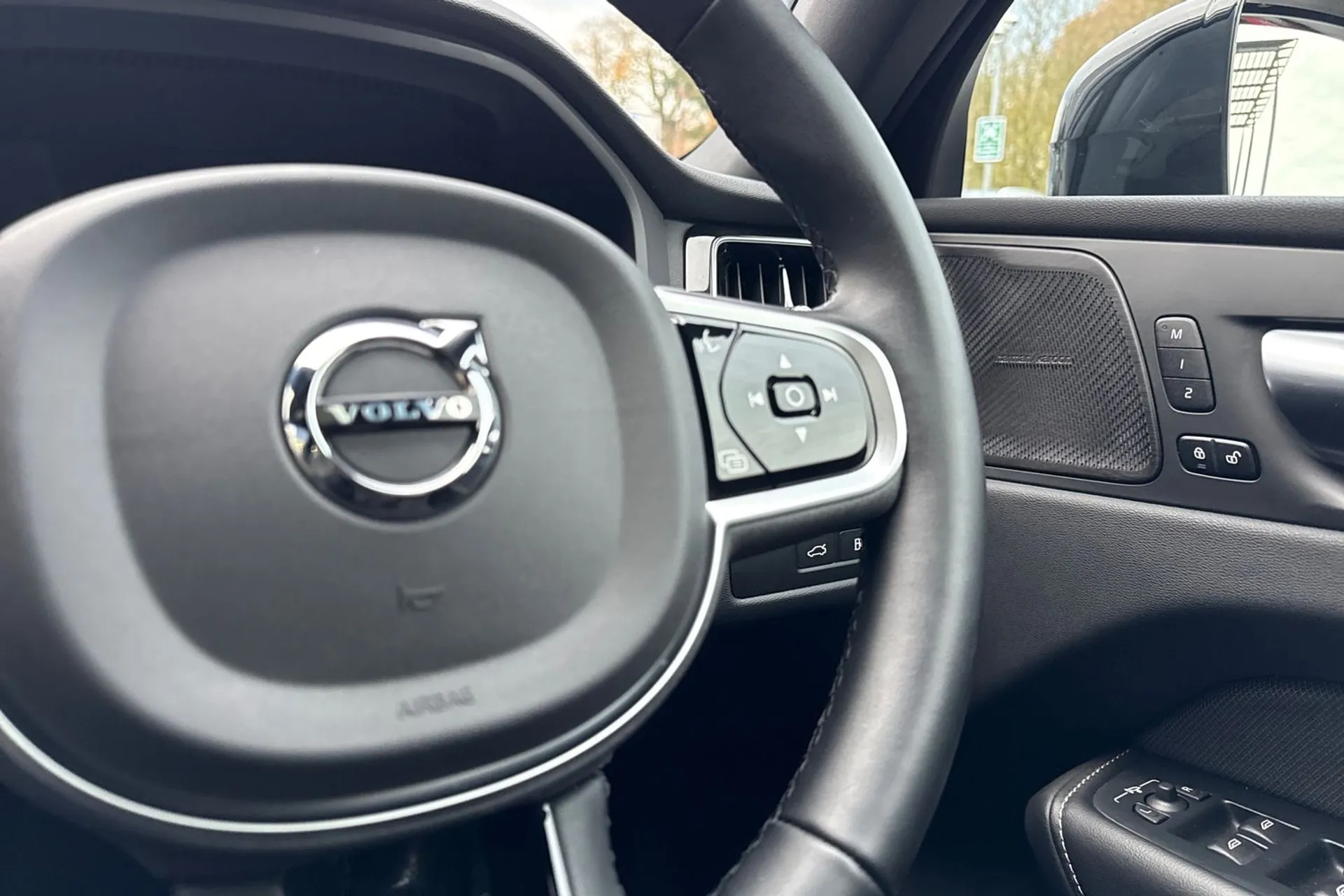 Volvo XC60 thumbnail image number 37