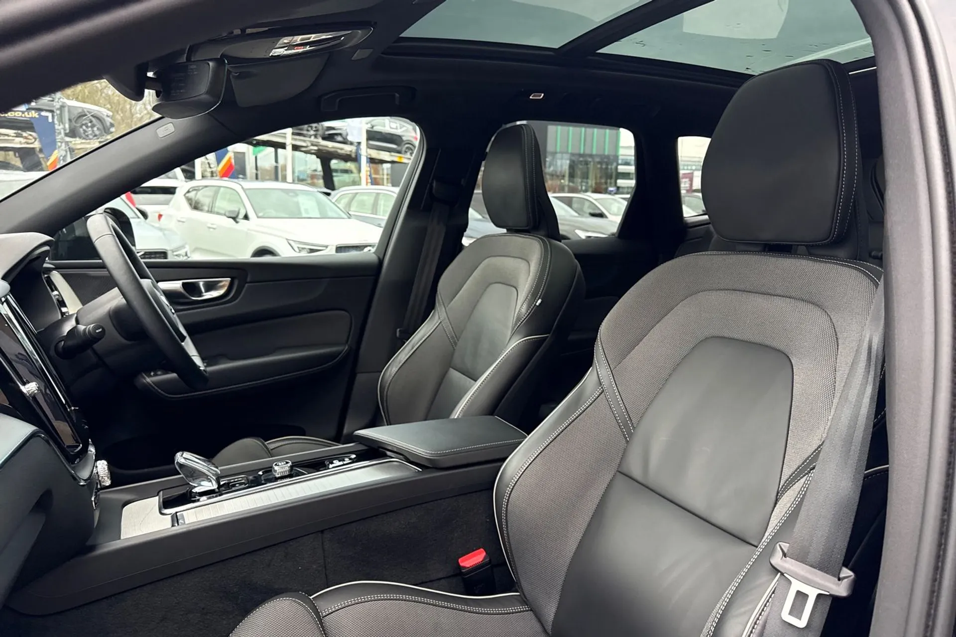 Volvo XC60 thumbnail image number 28