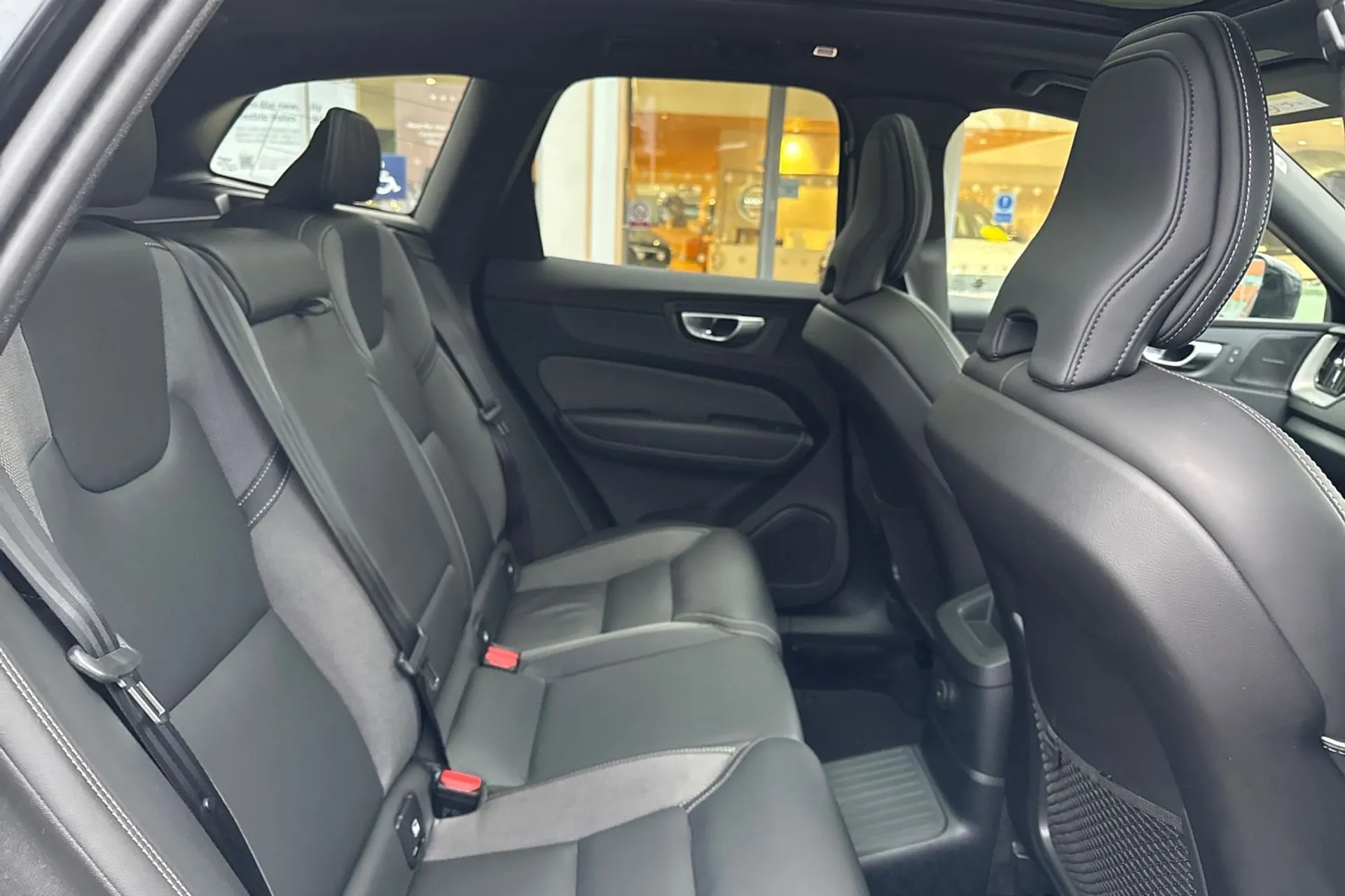 Volvo XC60 thumbnail image number 23