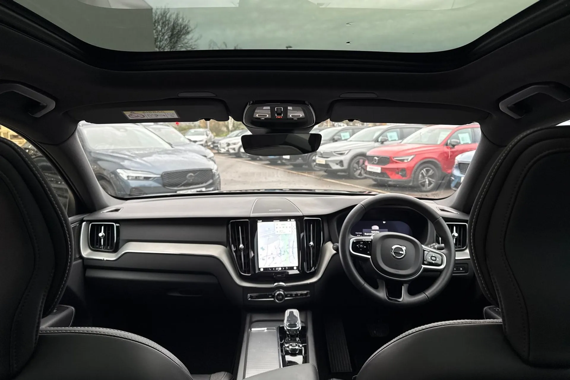 Volvo XC60 thumbnail image number 3