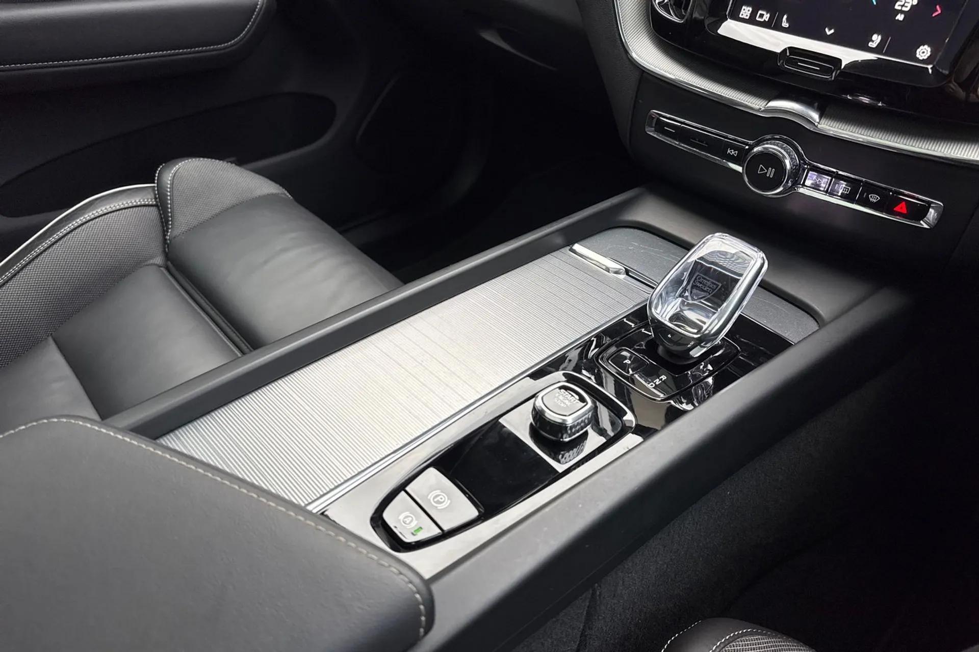 Volvo XC60 thumbnail image number 44