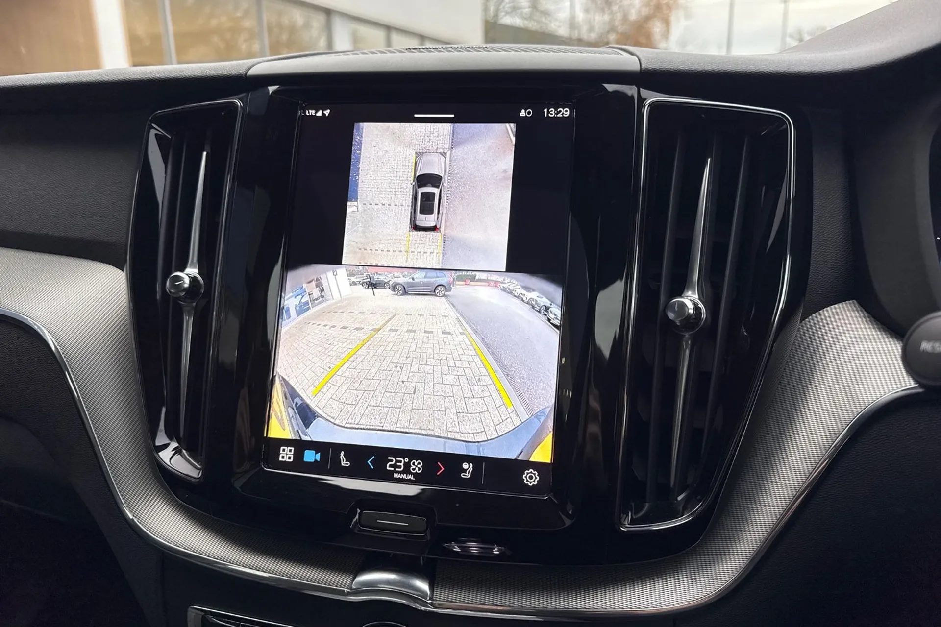 Volvo XC60 thumbnail image number 38