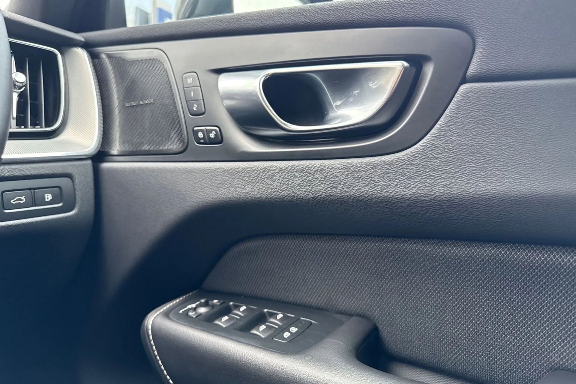 Volvo XC60 thumbnail image number 42