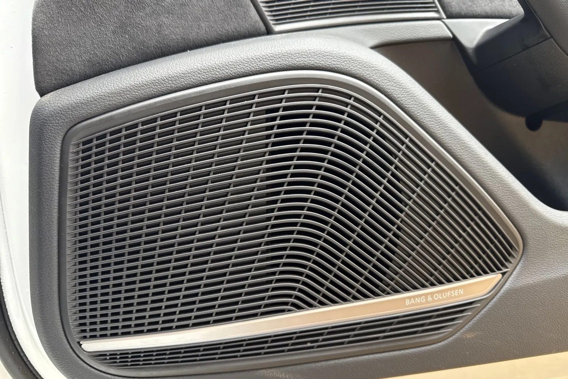 Audi A4 thumbnail image number 47