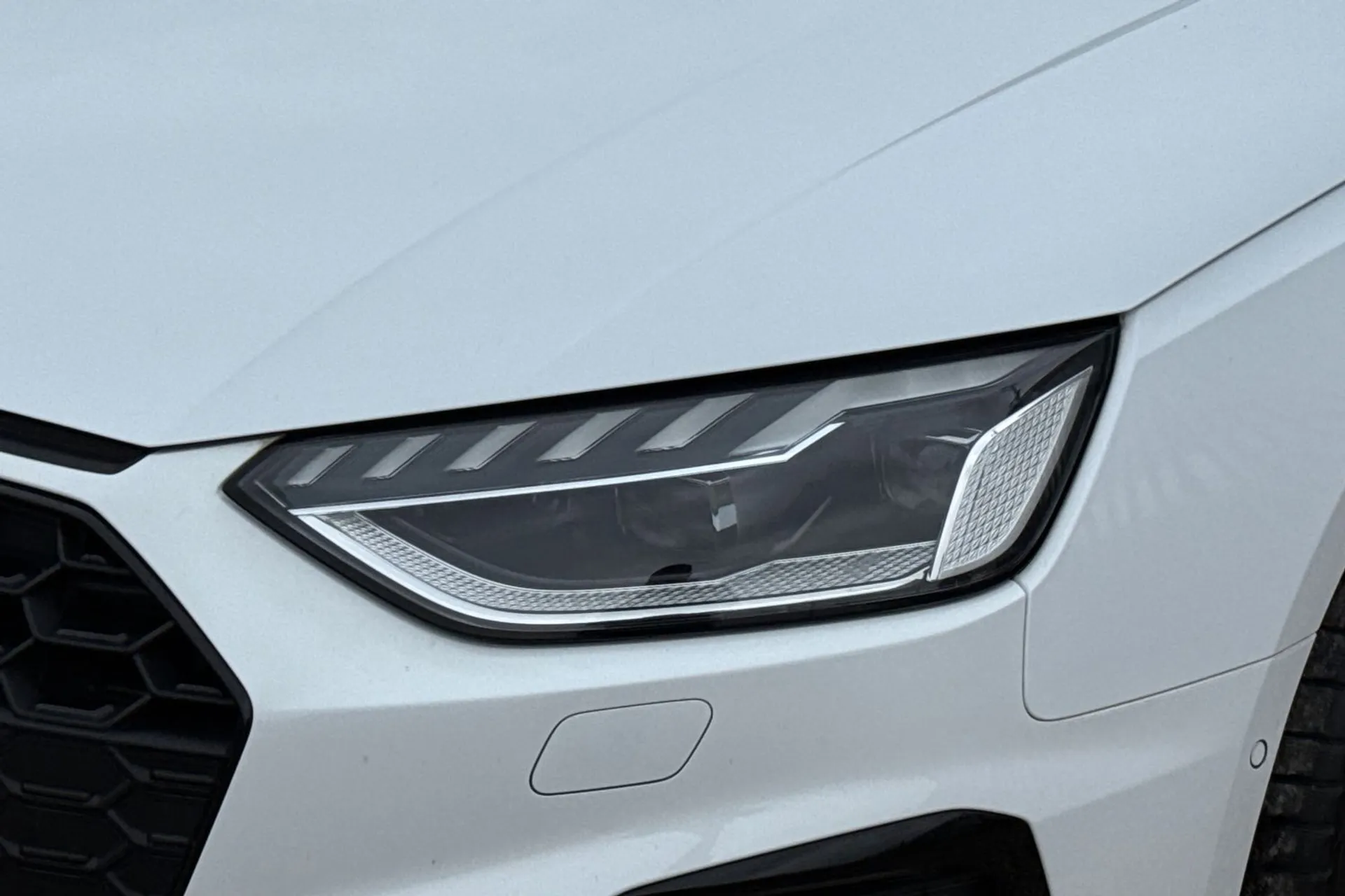 Audi A4 thumbnail image number 43