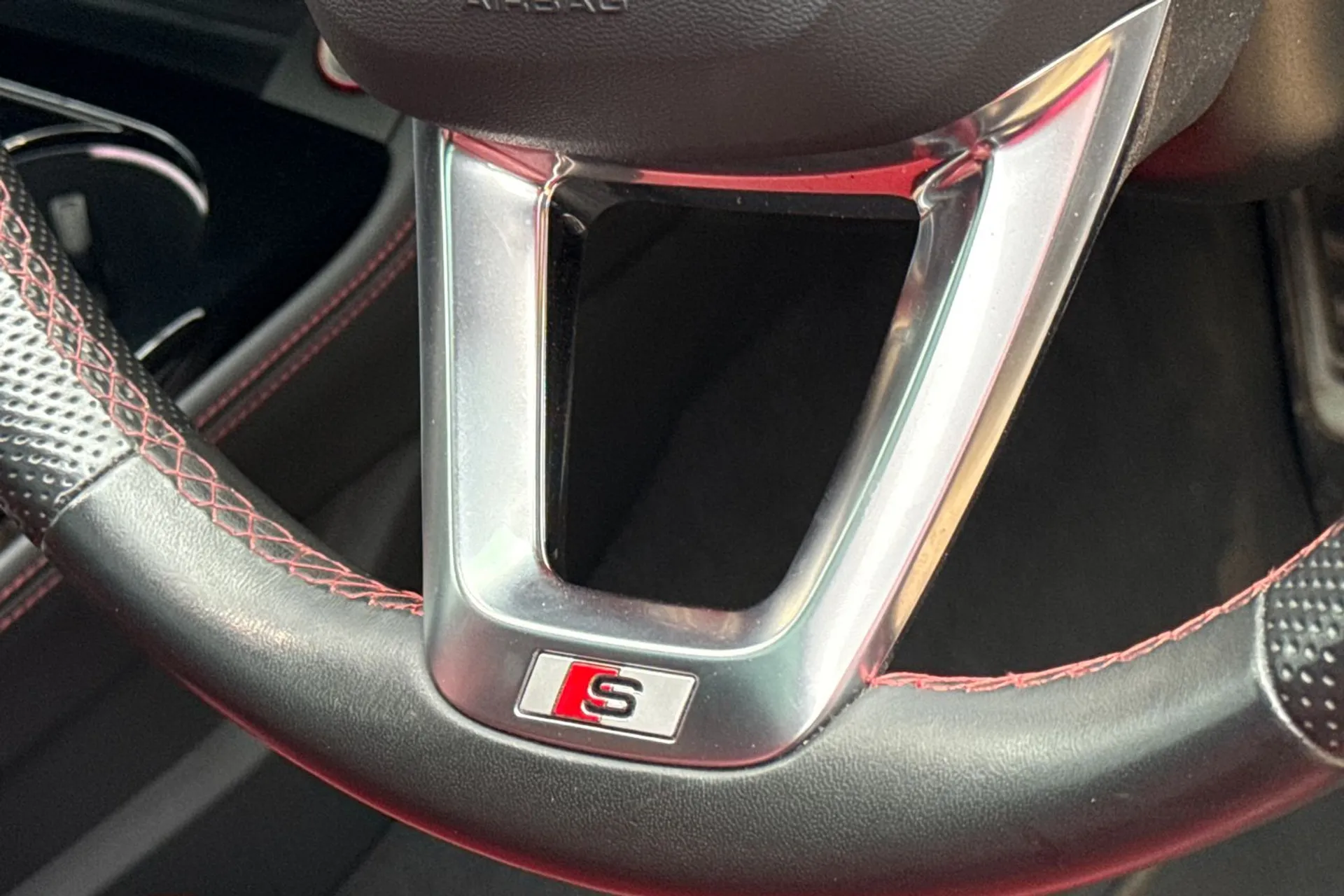 Audi A4 thumbnail image number 50