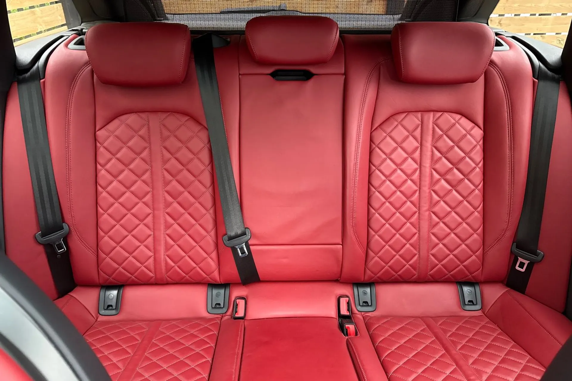 Audi A4 thumbnail image number 33