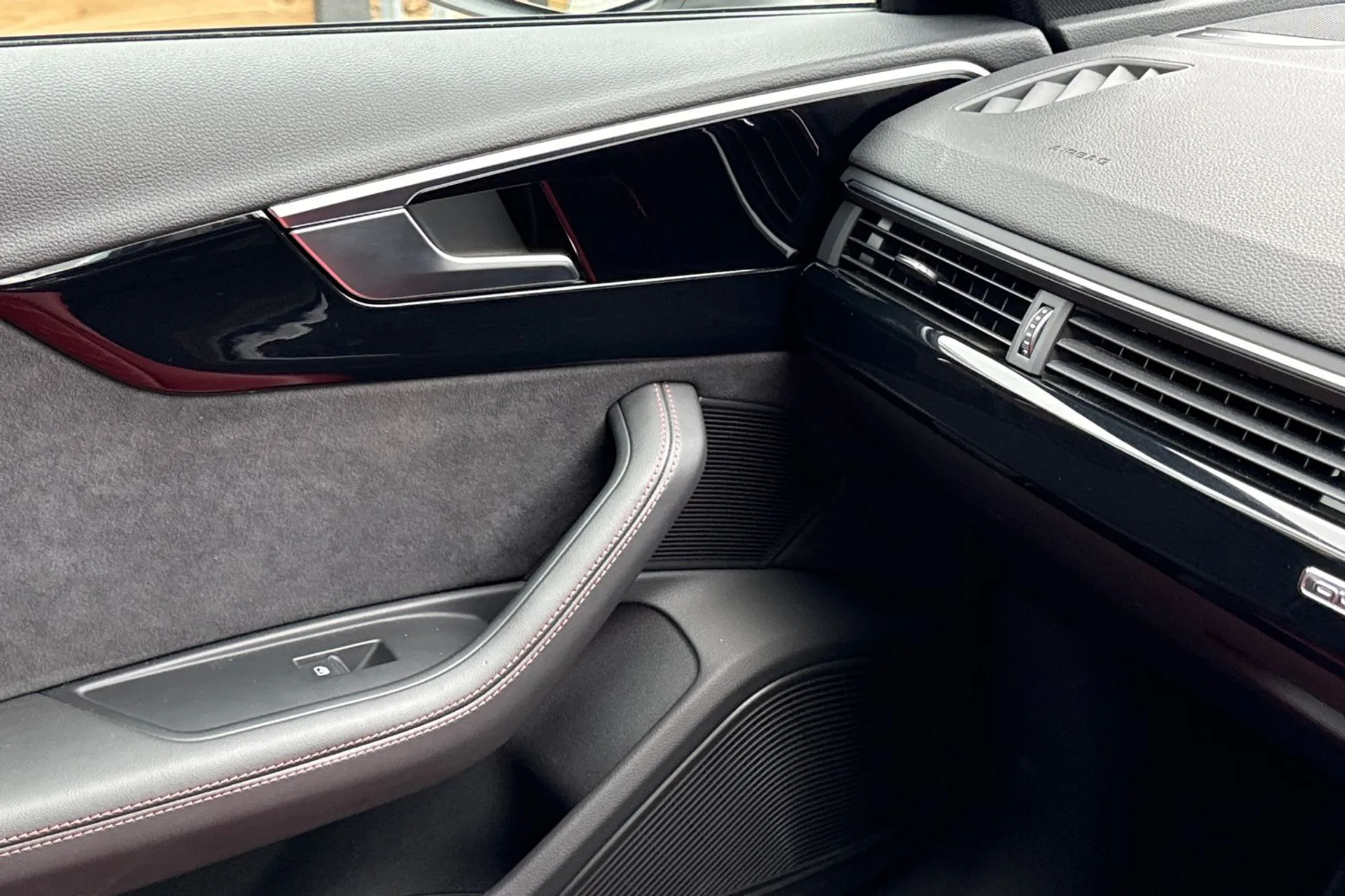 Audi A4 thumbnail image number 51