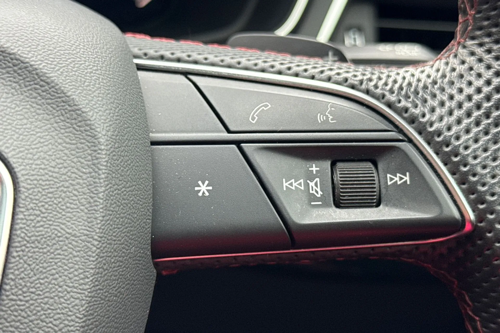 Audi A4 thumbnail image number 39