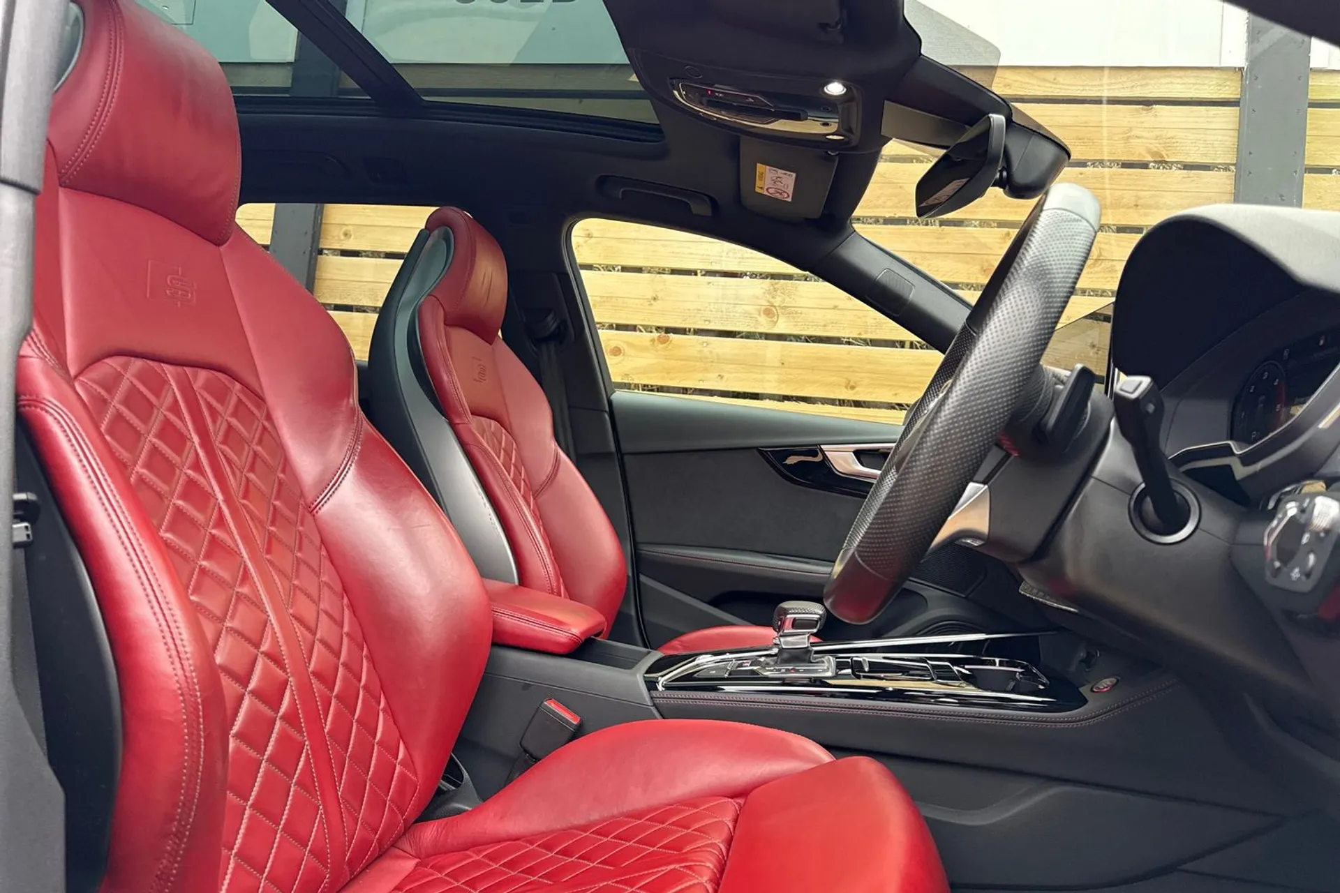 Audi A4 thumbnail image number 27