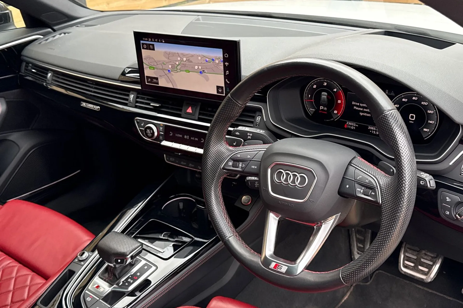 Audi A4 thumbnail image number 28