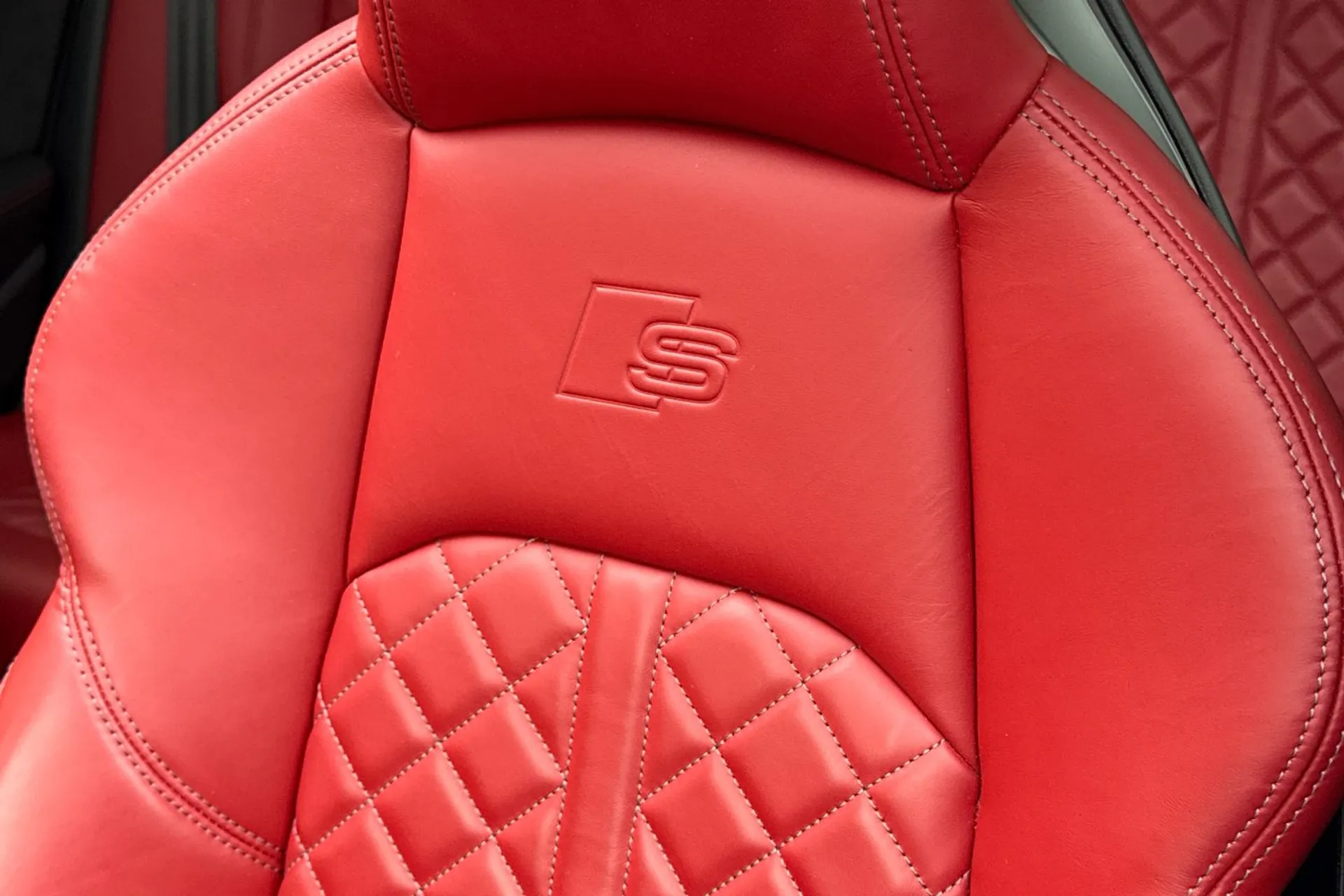 Audi A4 thumbnail image number 62