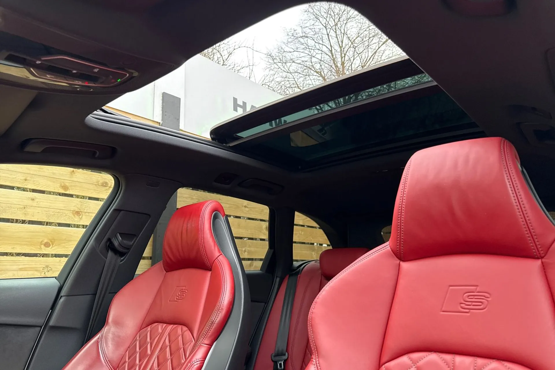 Audi A4 thumbnail image number 61