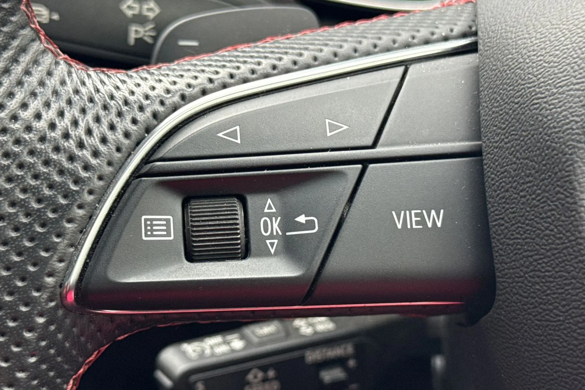 Audi A4 thumbnail image number 38