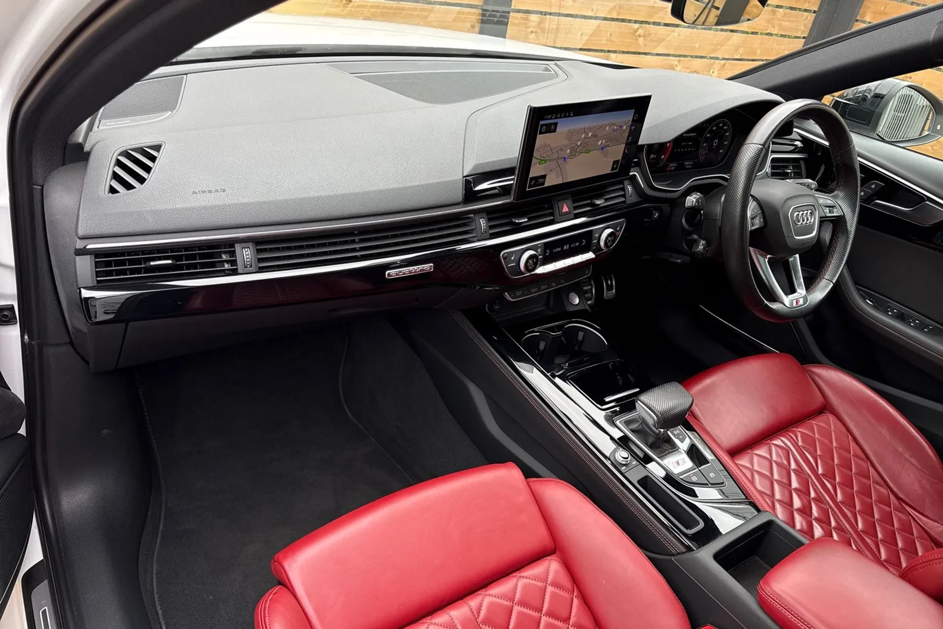 Audi A4 thumbnail image number 29