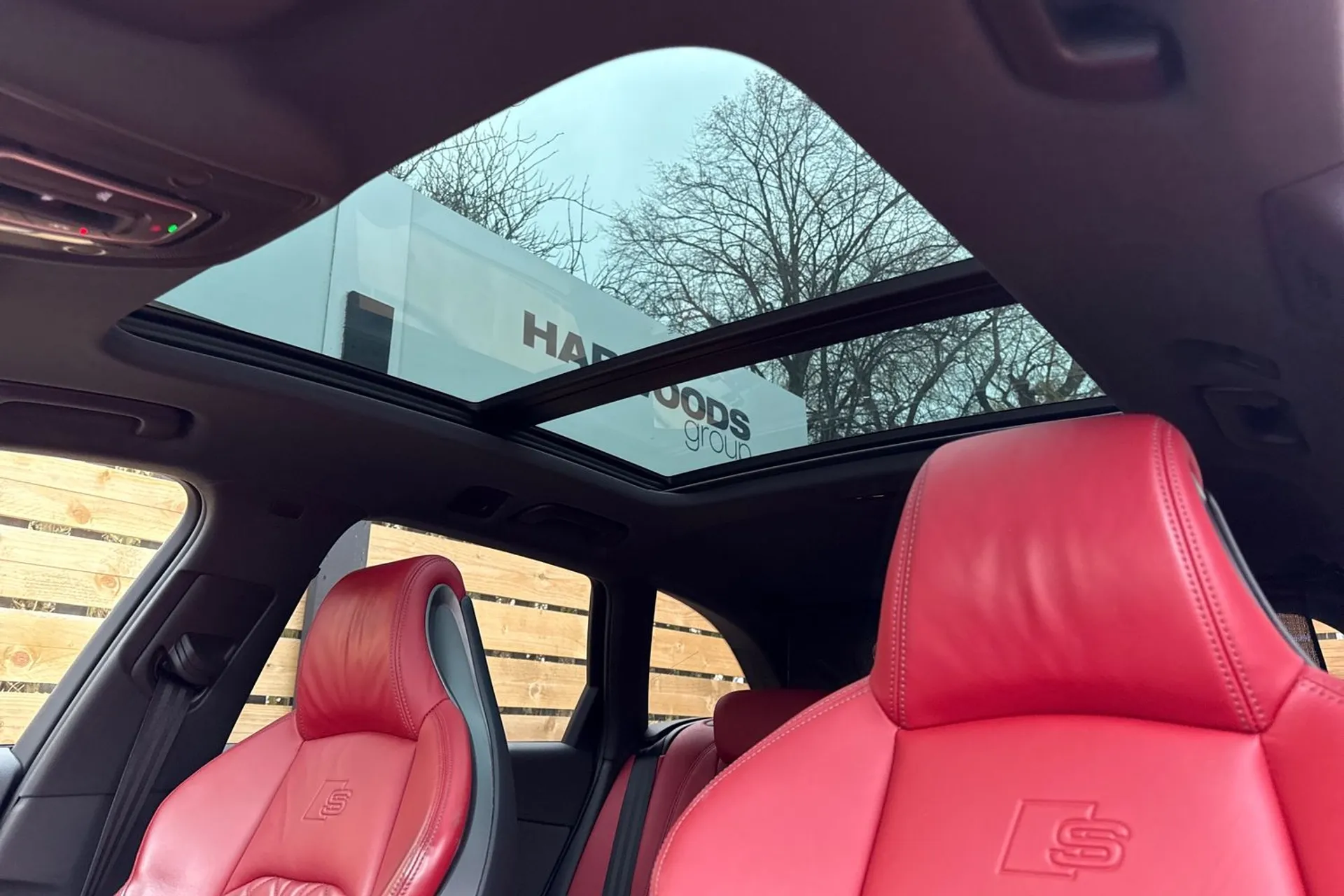 Audi A4 thumbnail image number 31