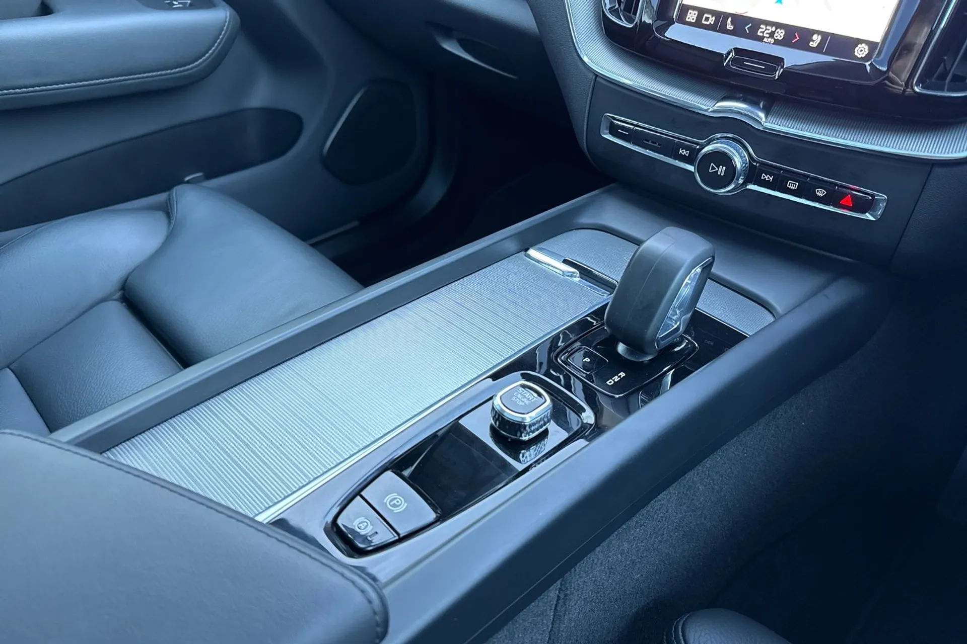 Volvo XC60 thumbnail image number 44