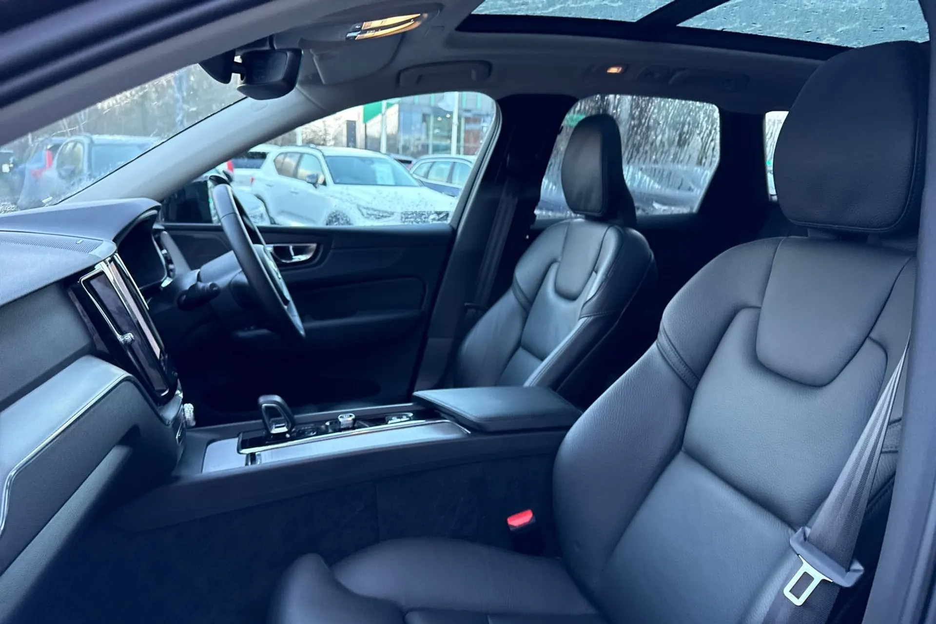 Volvo XC60 thumbnail image number 28