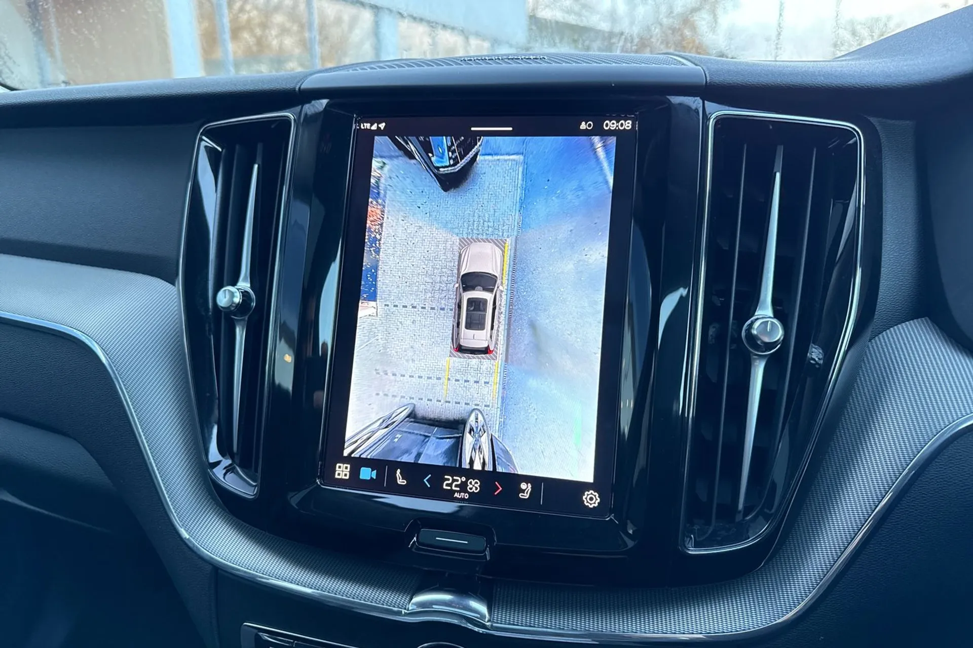 Volvo XC60 thumbnail image number 38